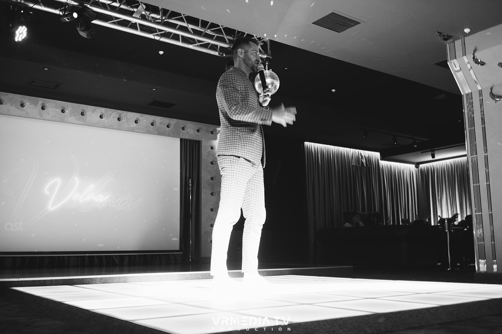 «Золотые нулевые» в караоке-баре «Volna»