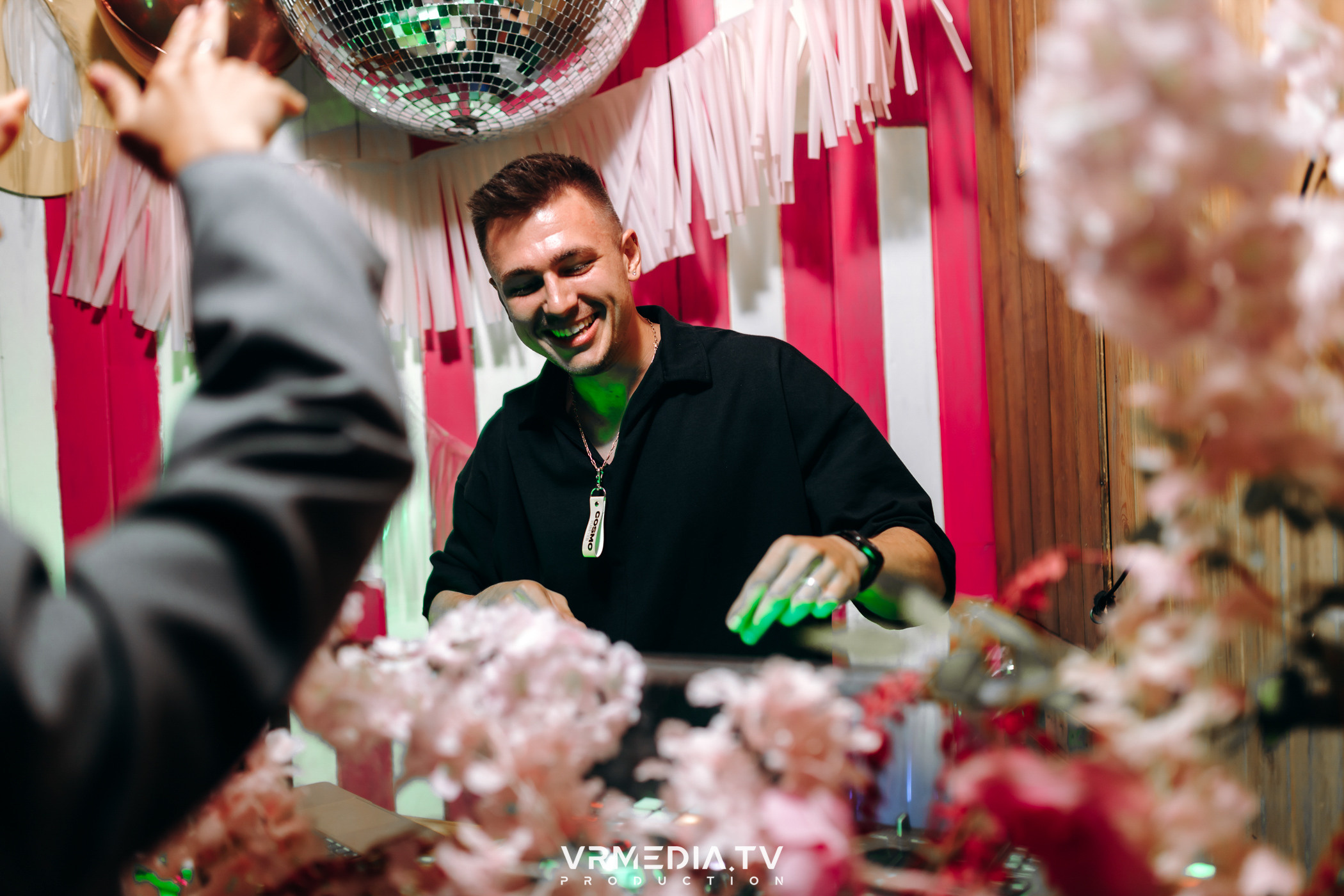 Бару «Cosmo» — 8 лет!