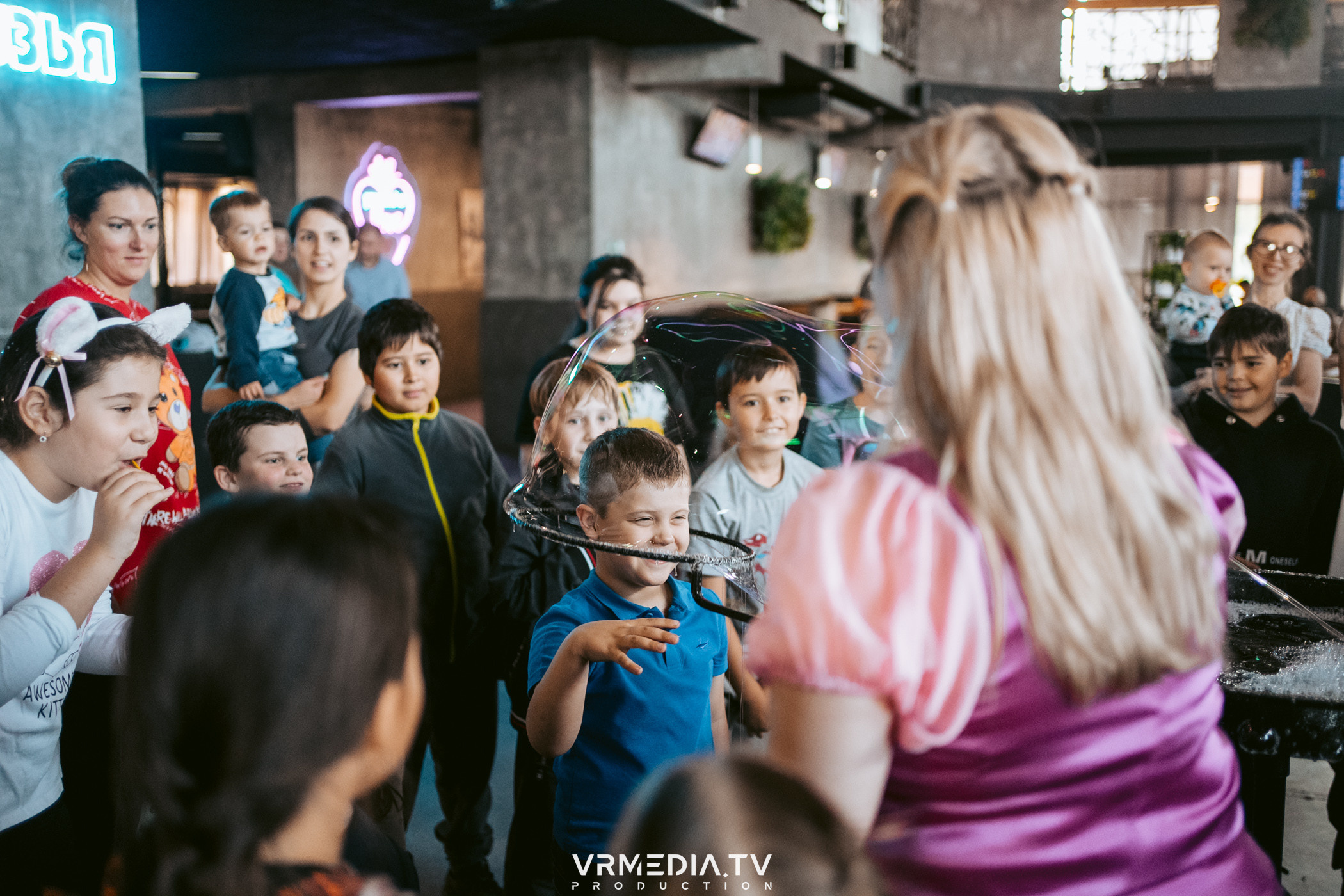 Baby time в баре «Друзья»