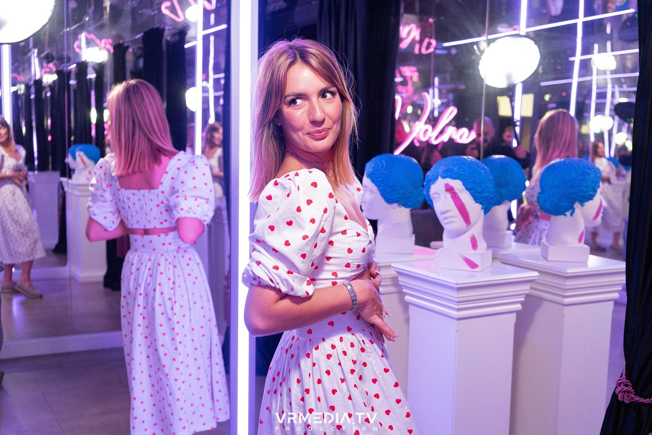 «Золотые нулевые» в караоке-баре «Volna»