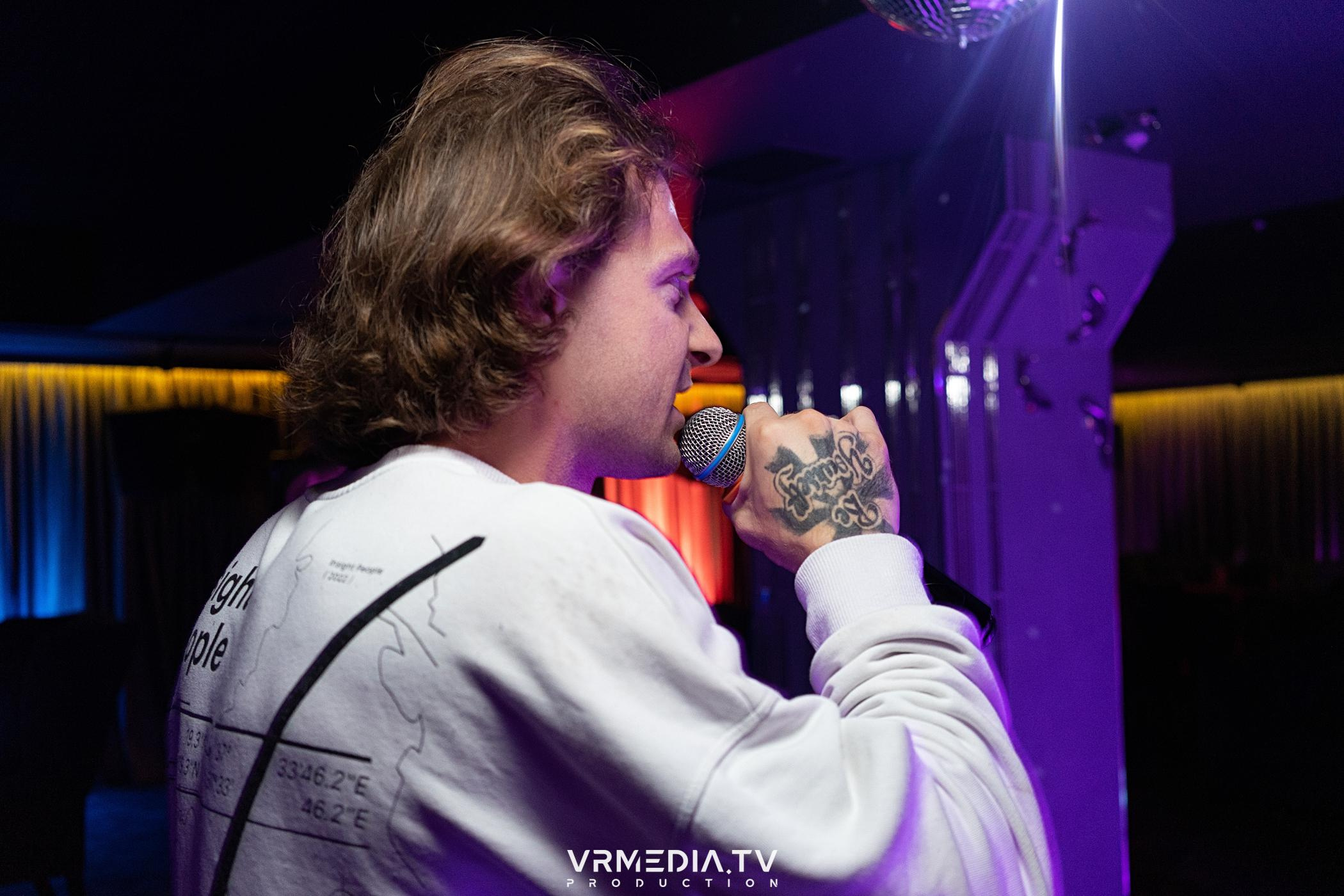 «Золотые нулевые» в караоке-баре «Volna»