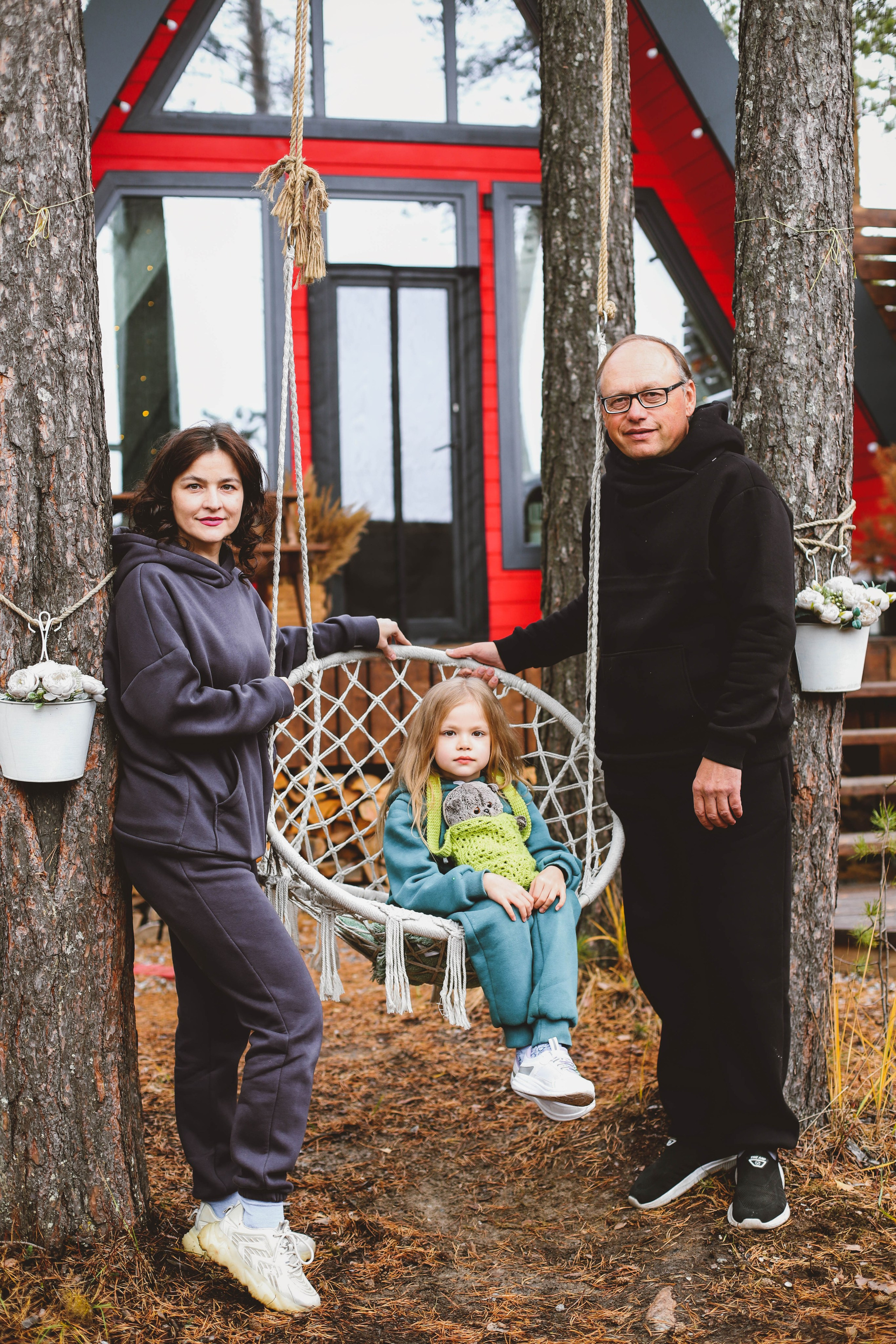В красивом красном домике. Фотограф в Сургуте Брызгунова Анастасия