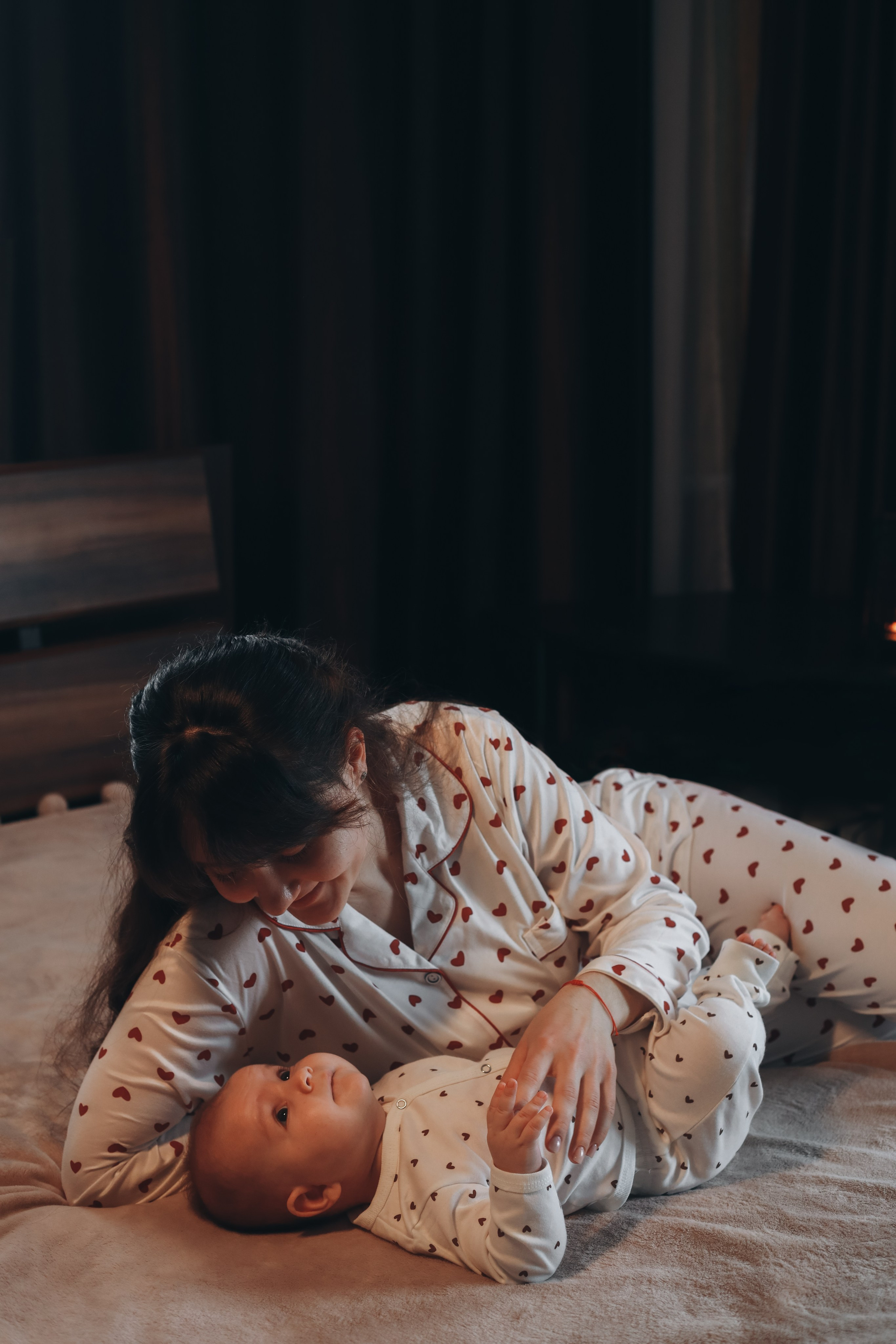 Семейная фотосессия дома с ребенком. Свадебный и семейный фотограф в Краснодарском крае Мария Данилкина