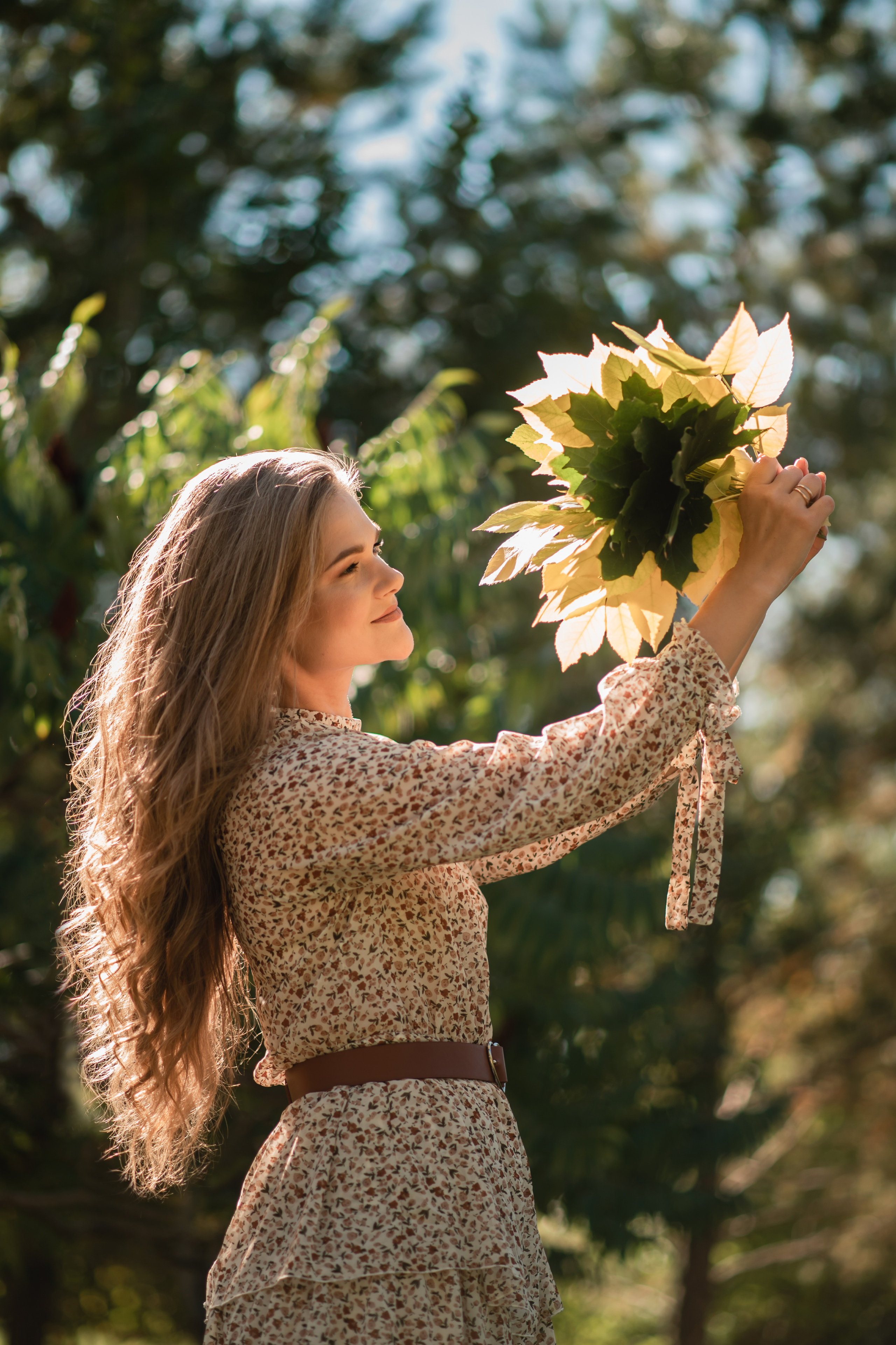 Дочки матери в парке. Семейный фотограф в Оренбурге Анна Рожкова