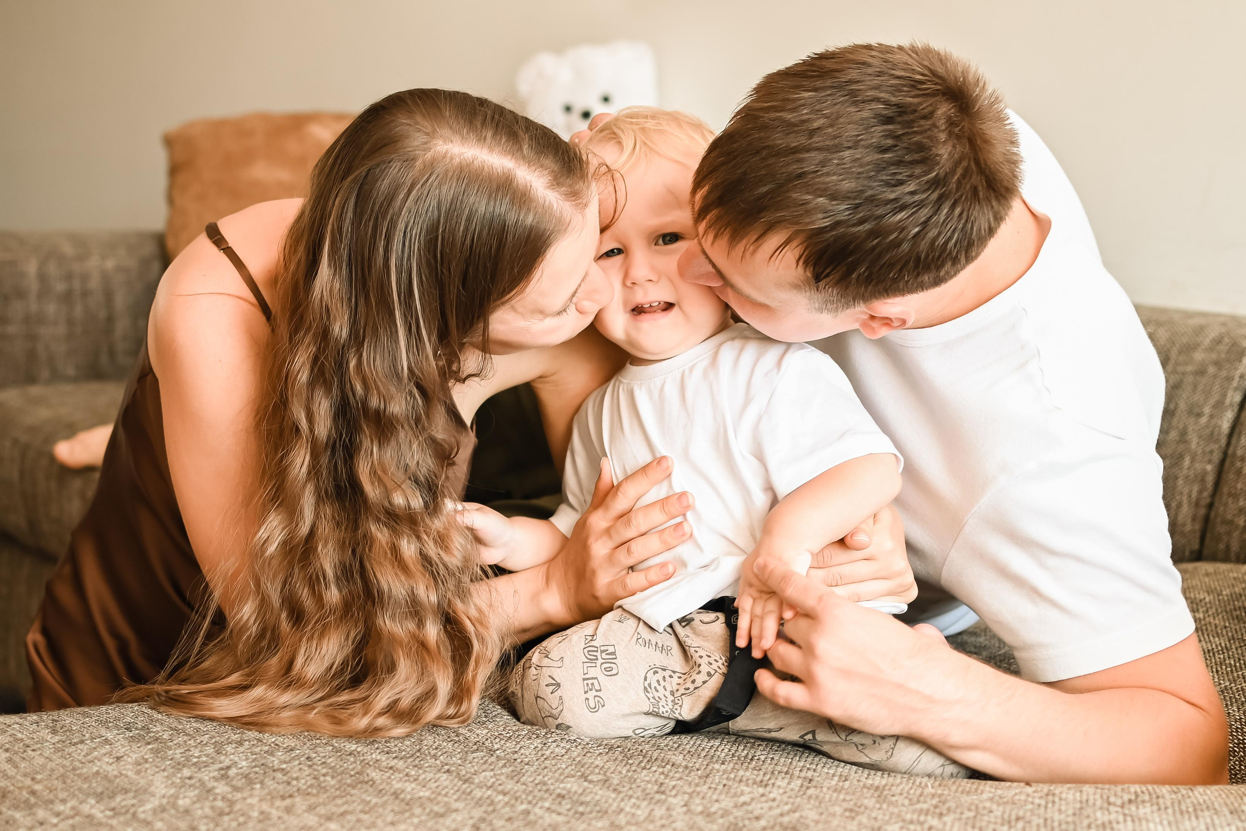 «Папа, мама, Я» дома хорошо…. Семейный фотограф в Оренбурге Анна Рожкова