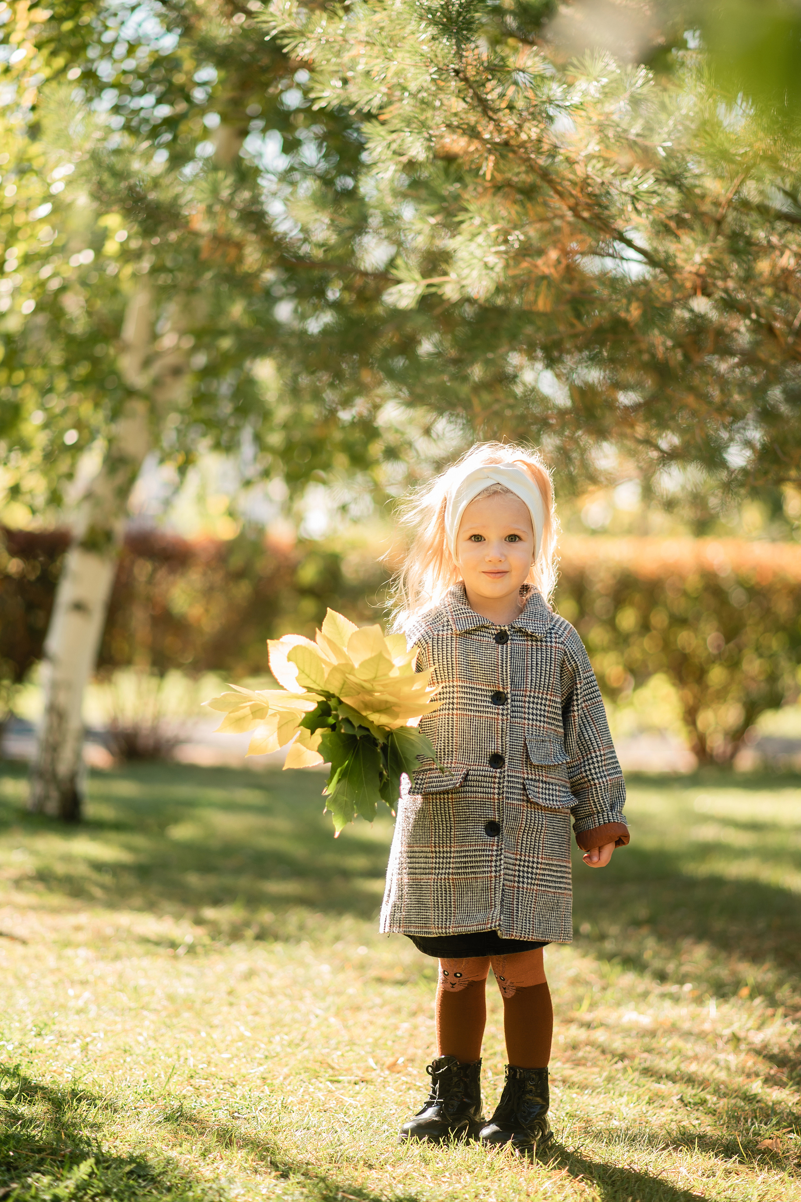 Дочки матери в парке. Семейный фотограф в Оренбурге Анна Рожкова