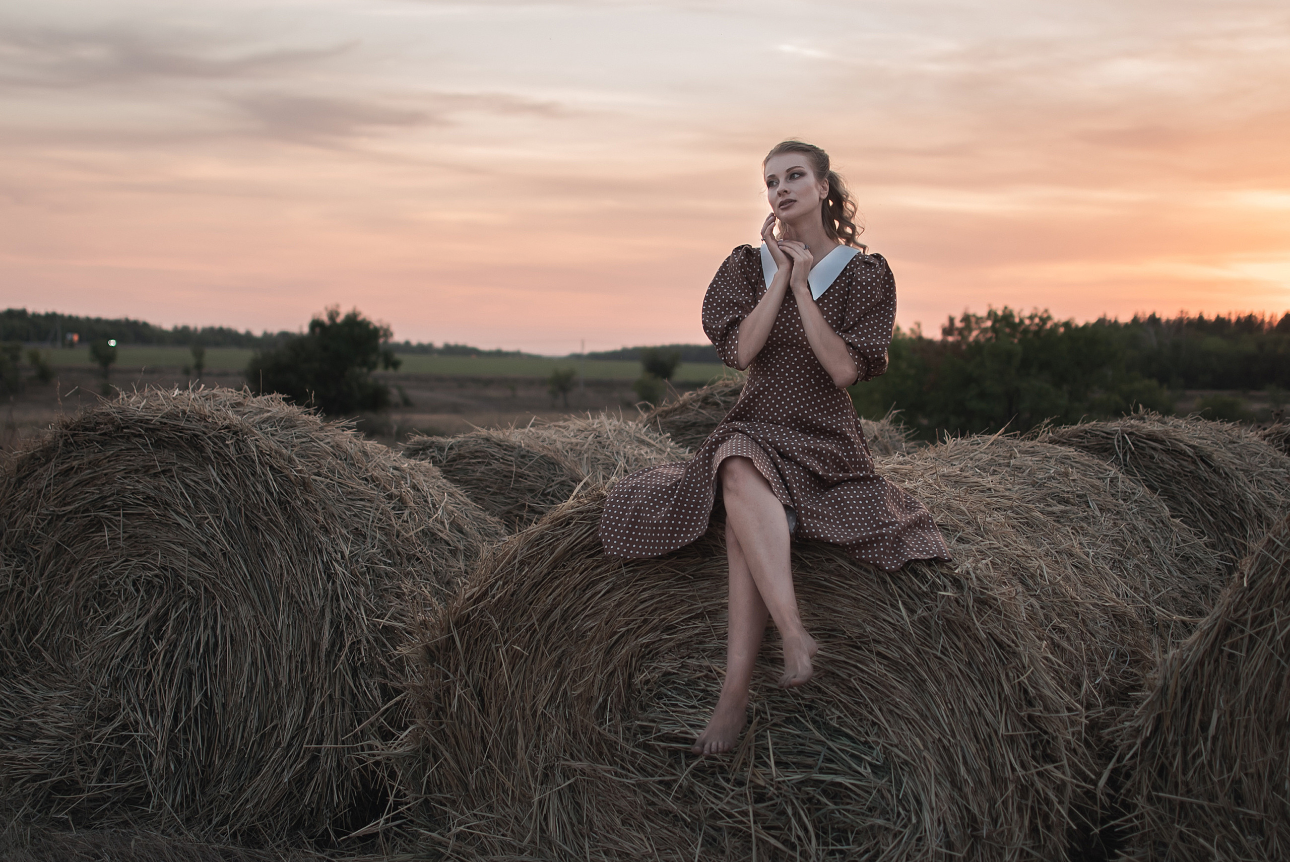 Лавстори Анастасии и Дмитрия в сене. Семейный фотограф в Оренбурге Анна Рожкова