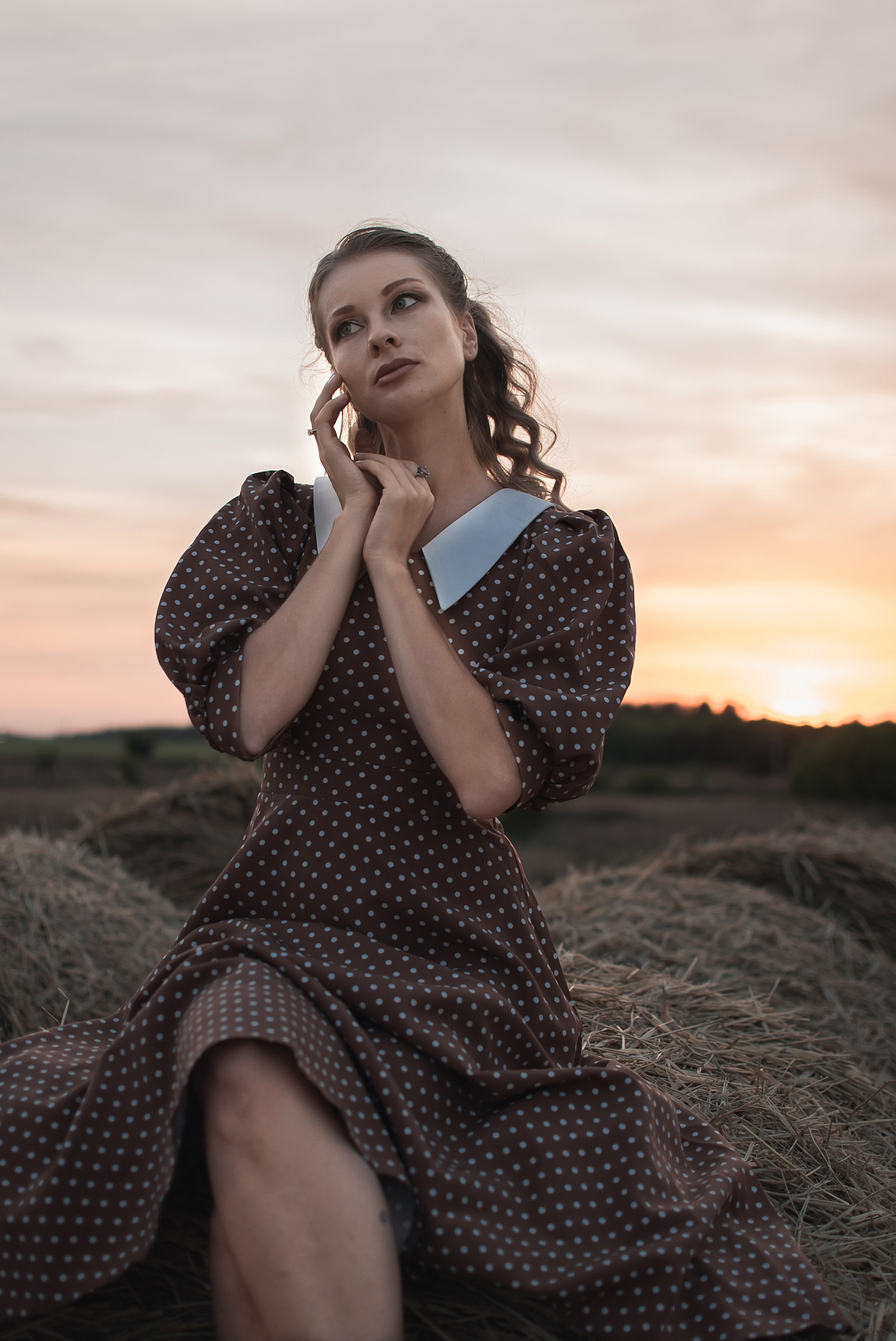 Лавстори Анастасии и Дмитрия в сене. Семейный фотограф в Оренбурге Анна Рожкова