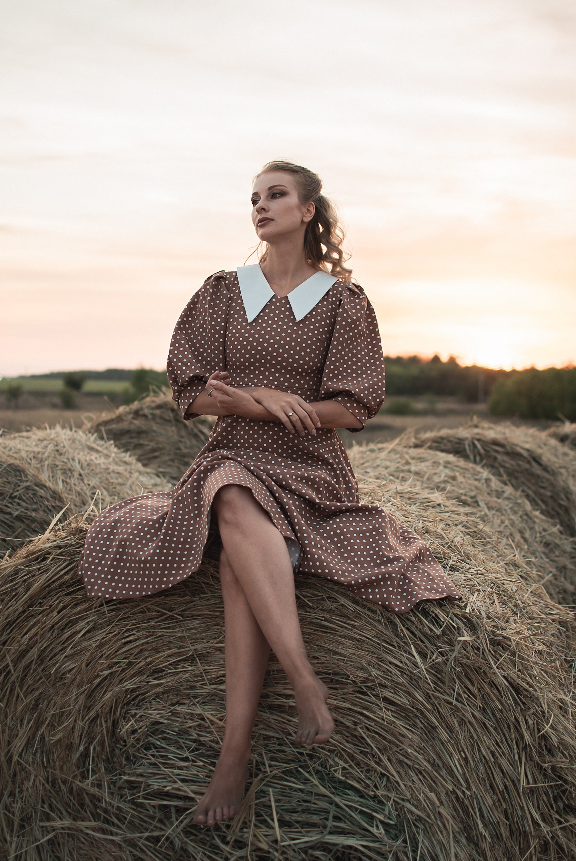 Лавстори Анастасии и Дмитрия в сене. Семейный фотограф в Оренбурге Анна Рожкова