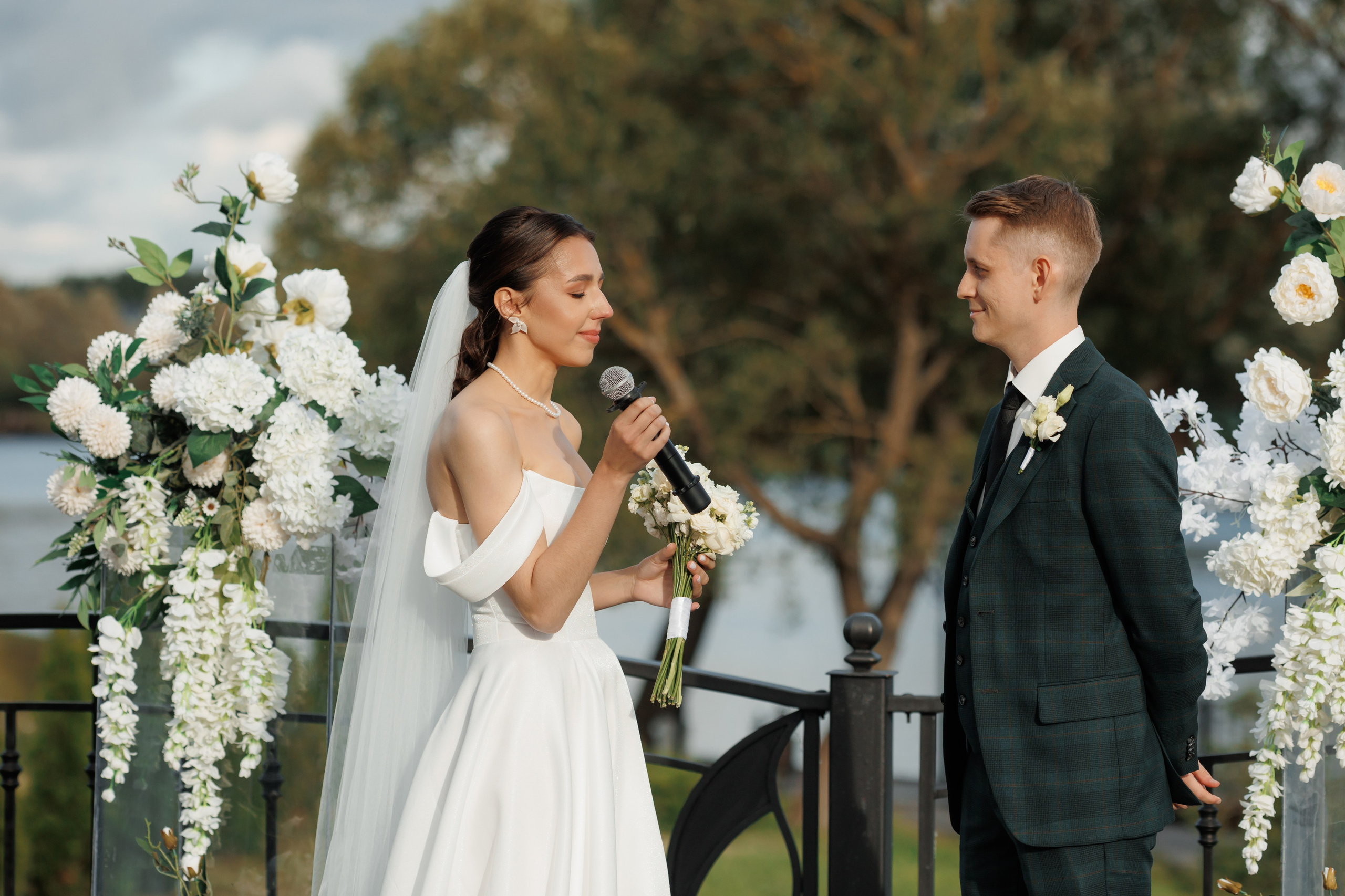 Регистрация в отеле Fish Point, ЗАГС Бутово, прогулка в Остафьево. Свадебный и репортажный фотограф (Москва, Королев и другие)