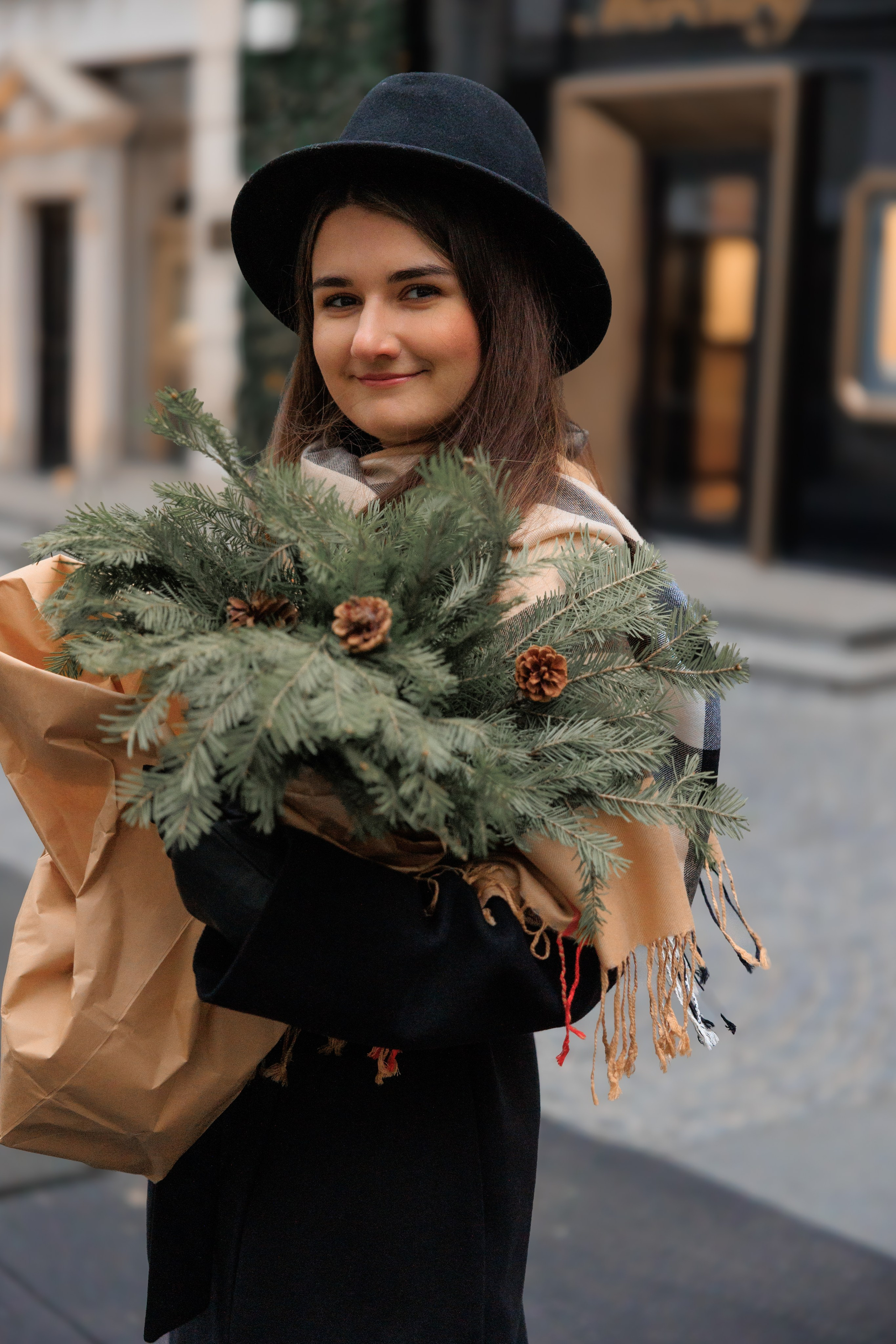 ДАША. Я фотограф из Москвы к Вашим услугам
