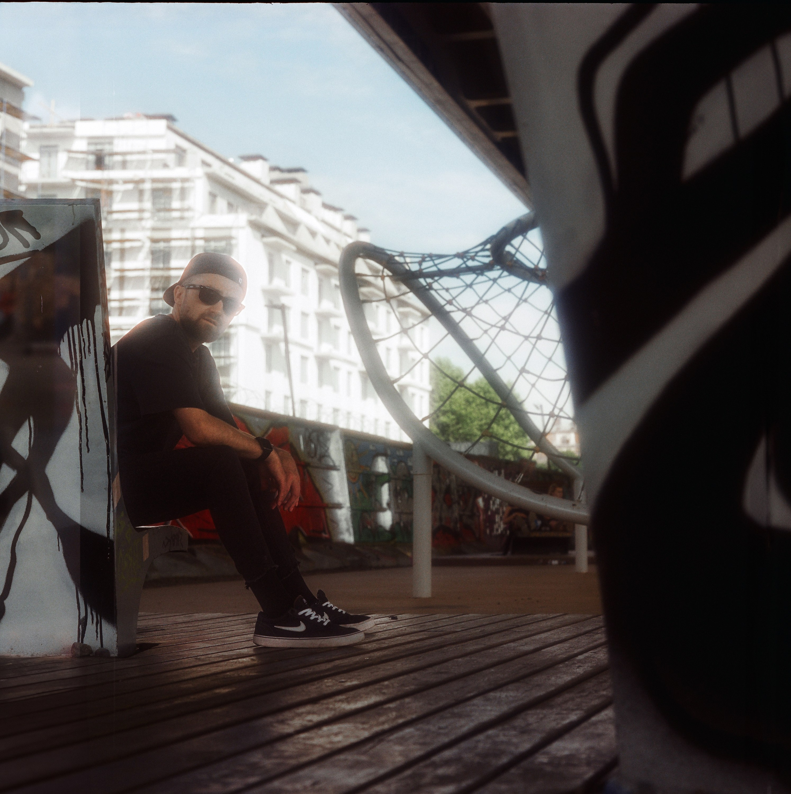 Мужской портрет на пленку в Санкт-Петербурге | Уличная фотосессия с атмосферой