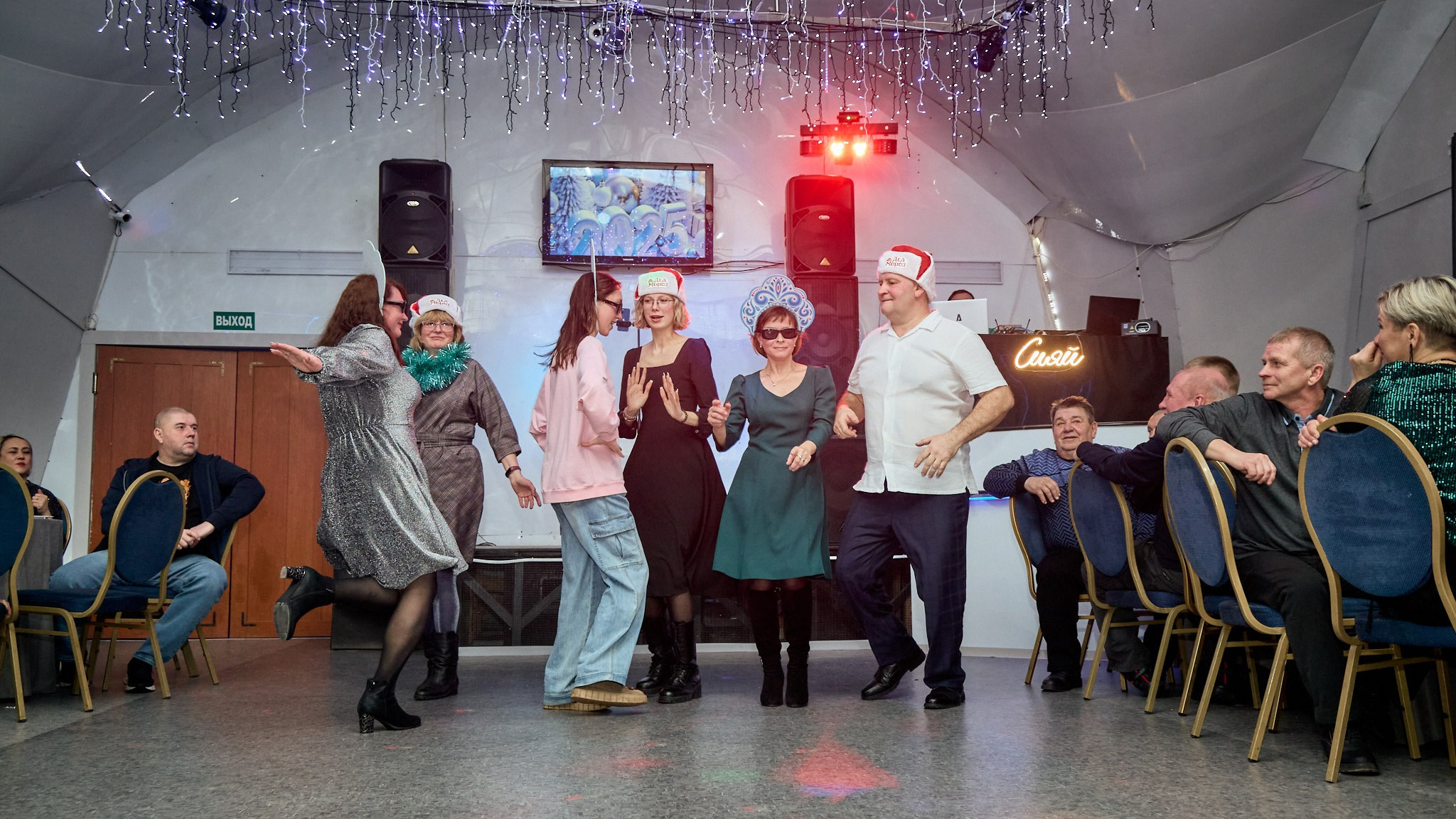 Предновогодняя вечеринка. Свадебный и семейный фотограф в г. Волхов Алексей Кочерыжкин