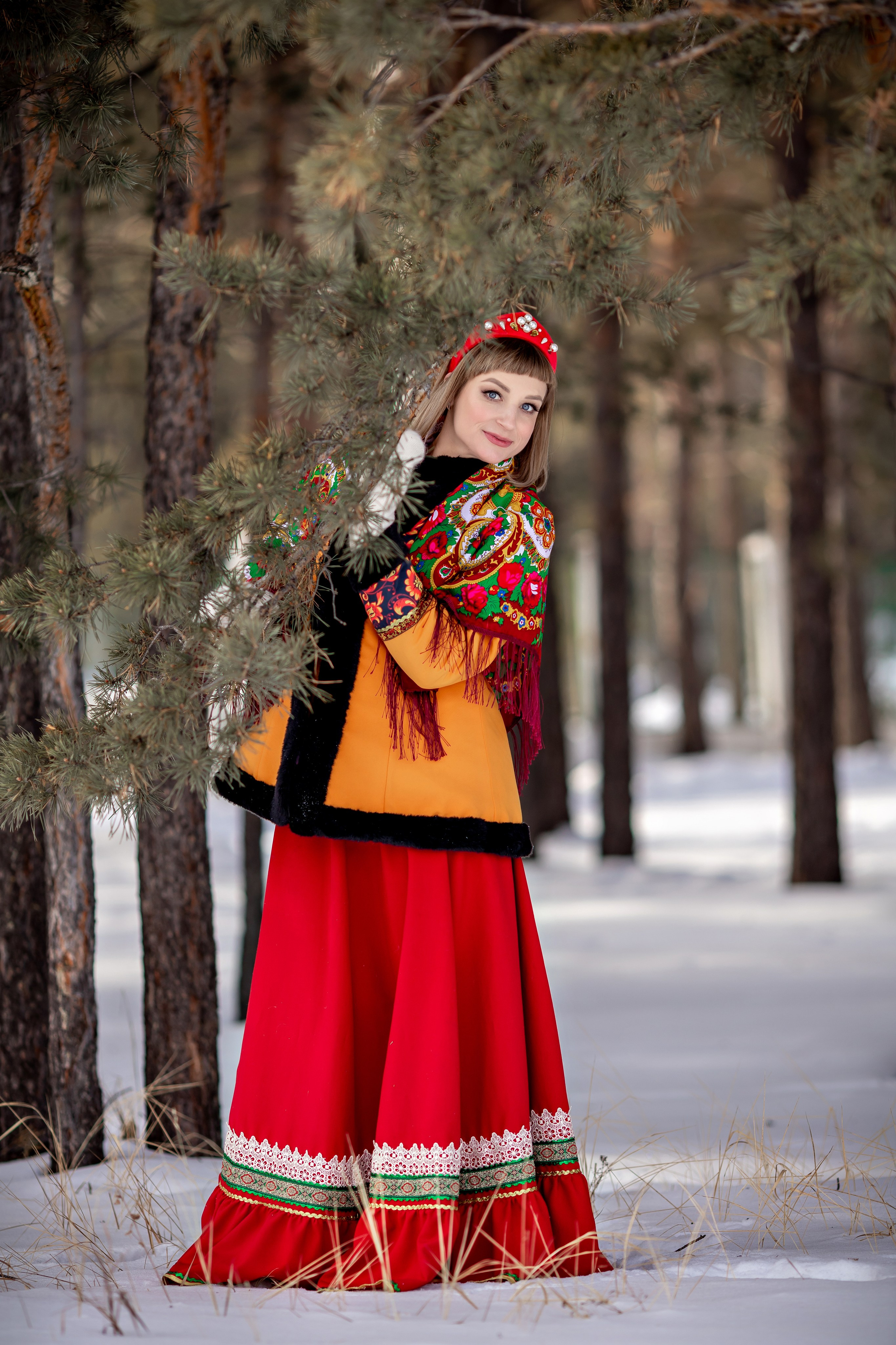 В национальных костюмах. Организую и проведу любые фотосессии в солнечной Бурятии, в Улан-Удэ!