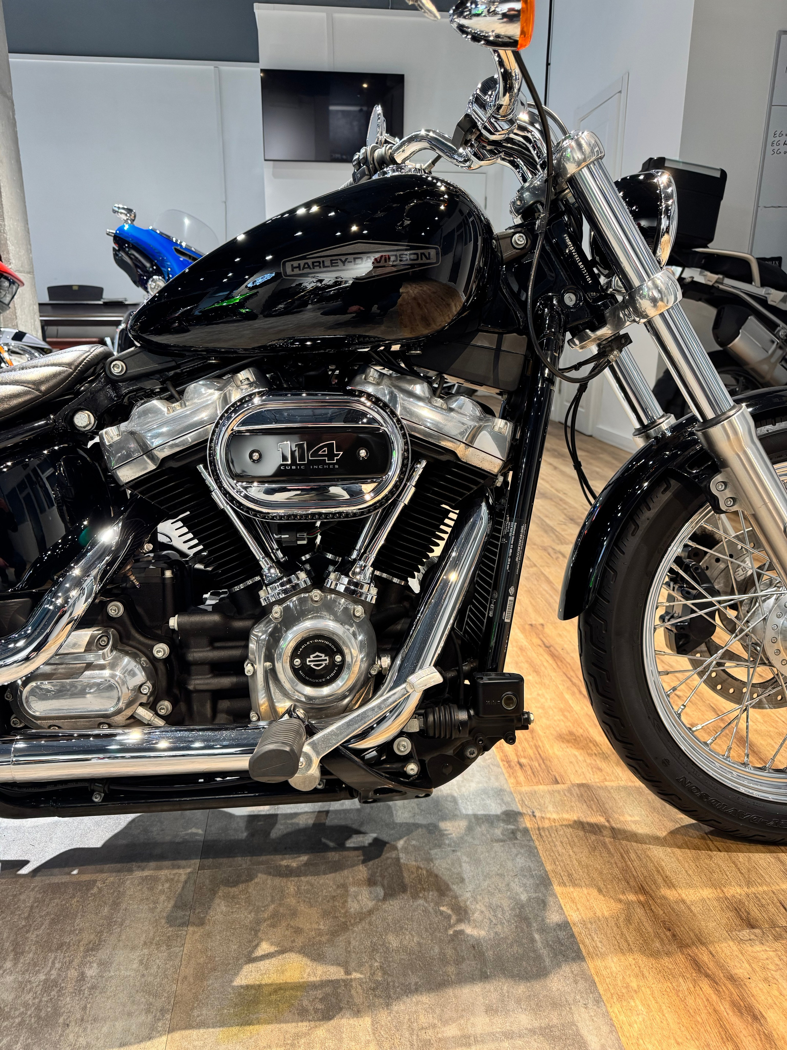 Harley Davidson 2020 Street Bob (Softail) — купить мотоцикл. Hello Davidson, Москва. Только хорошие мотоциклы…