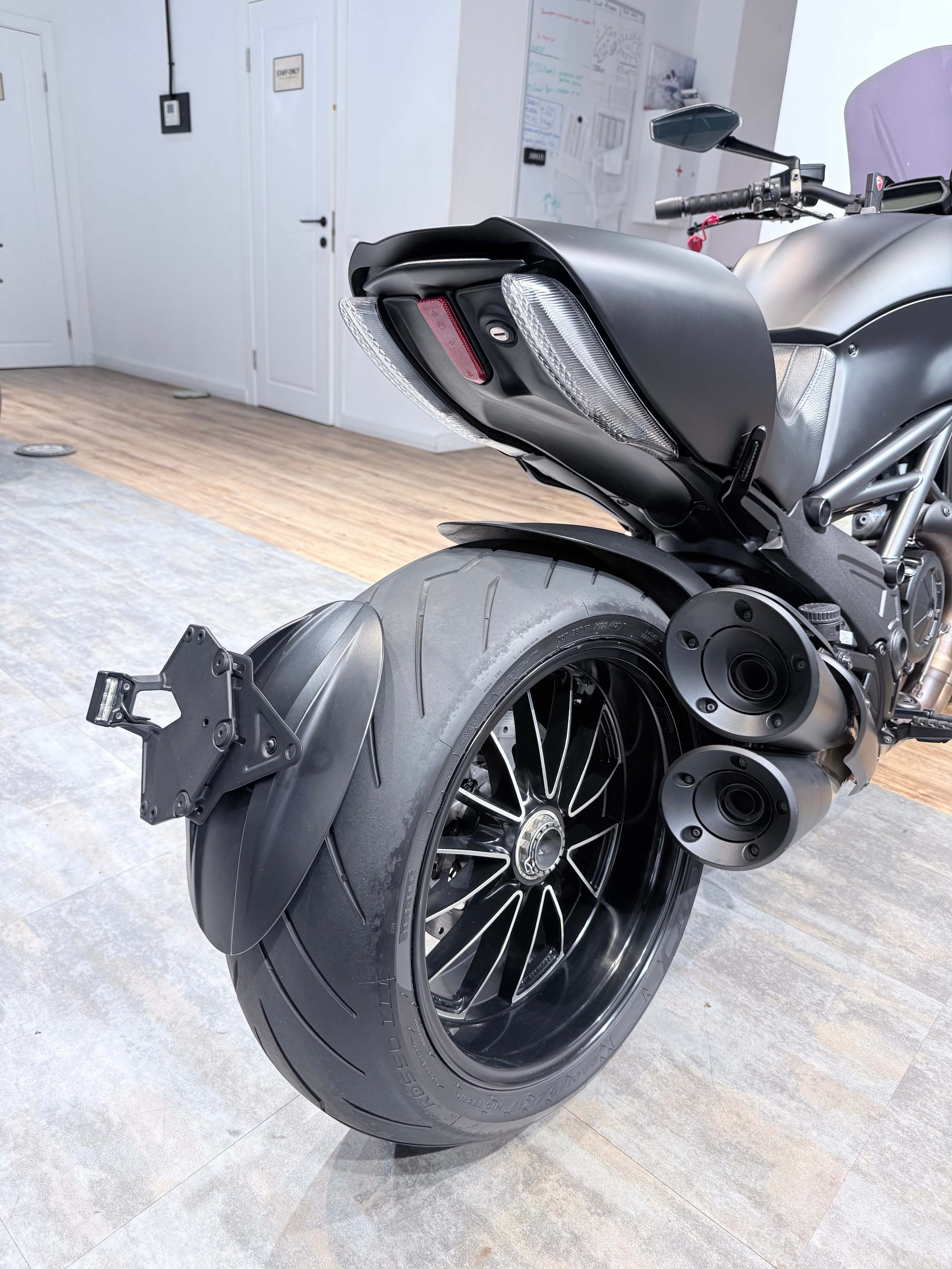 2015 Diavel Dark Stealth. Hello Davidson, Москва. Только хорошие мотоциклы…
