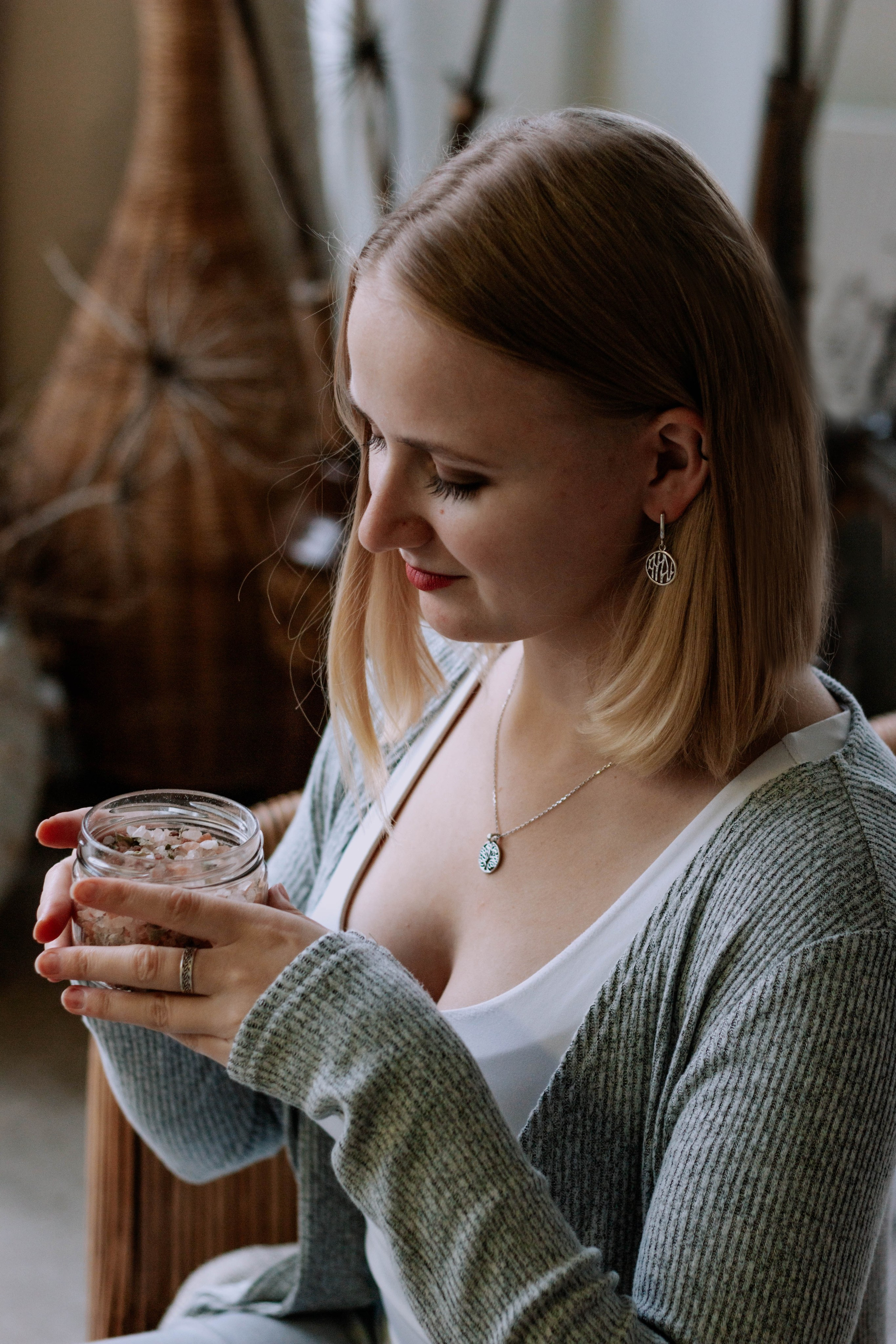 Алиса — Ароматерапевт. Бережно сохраняю ваши чувства и истории на своих фотографиях