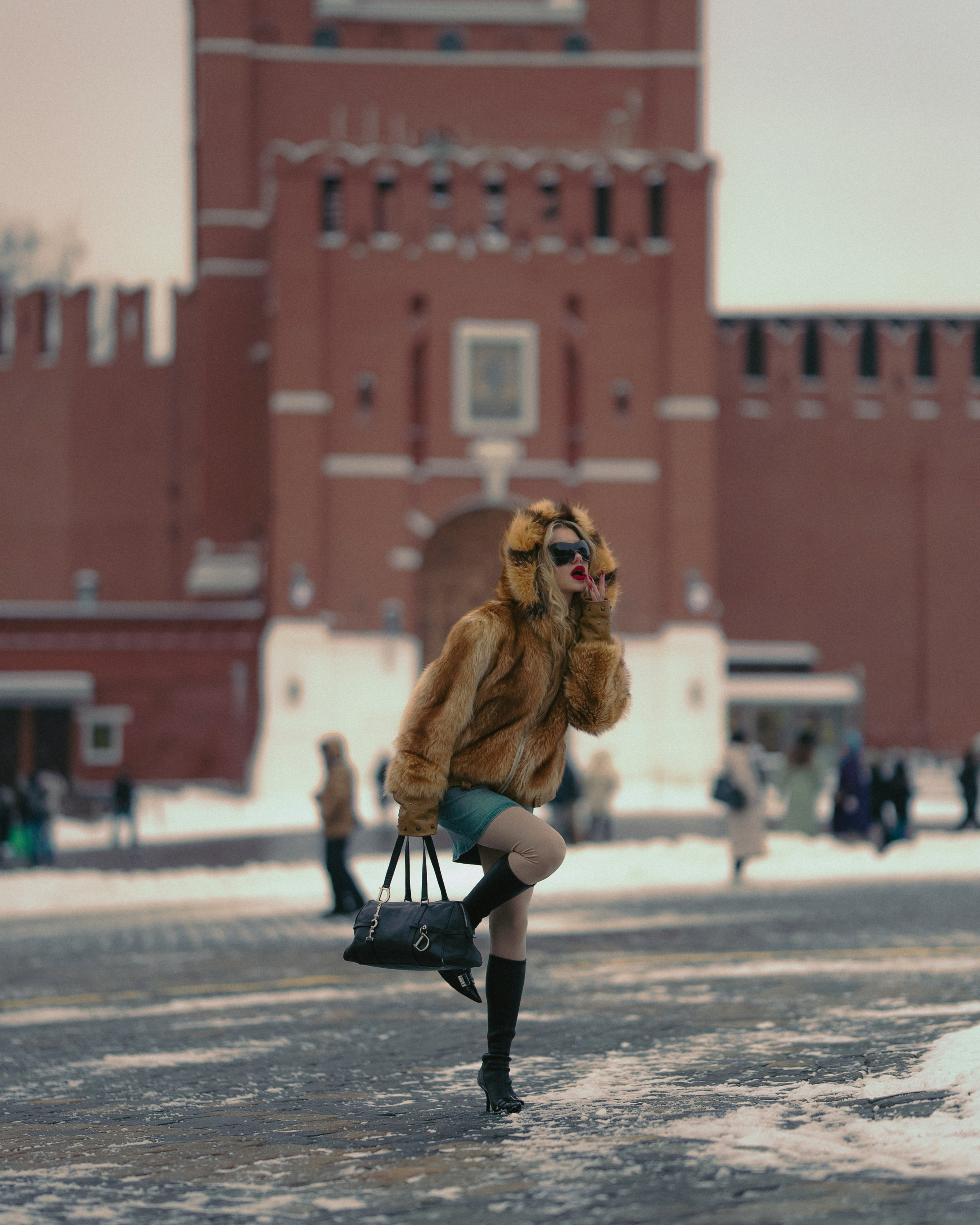 Анжела. Красная площадь. Фотограф Екатерина Золотовская. Портретные, семейные и креативные фотосессии в Москве