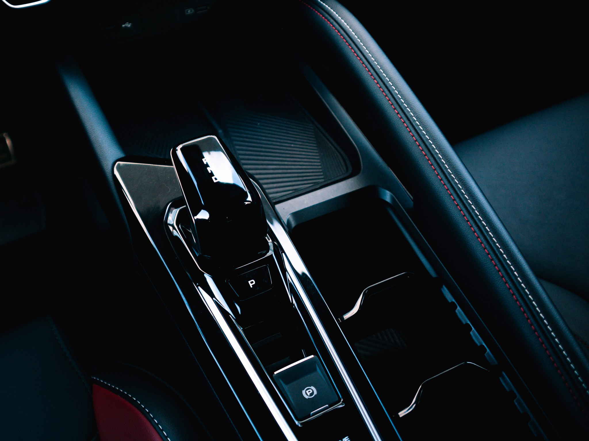 Съёмка для автосалона | Коммерческая фотография в Екатеринбурге. Портретный и репортажный фотограф в Екатеринбурге