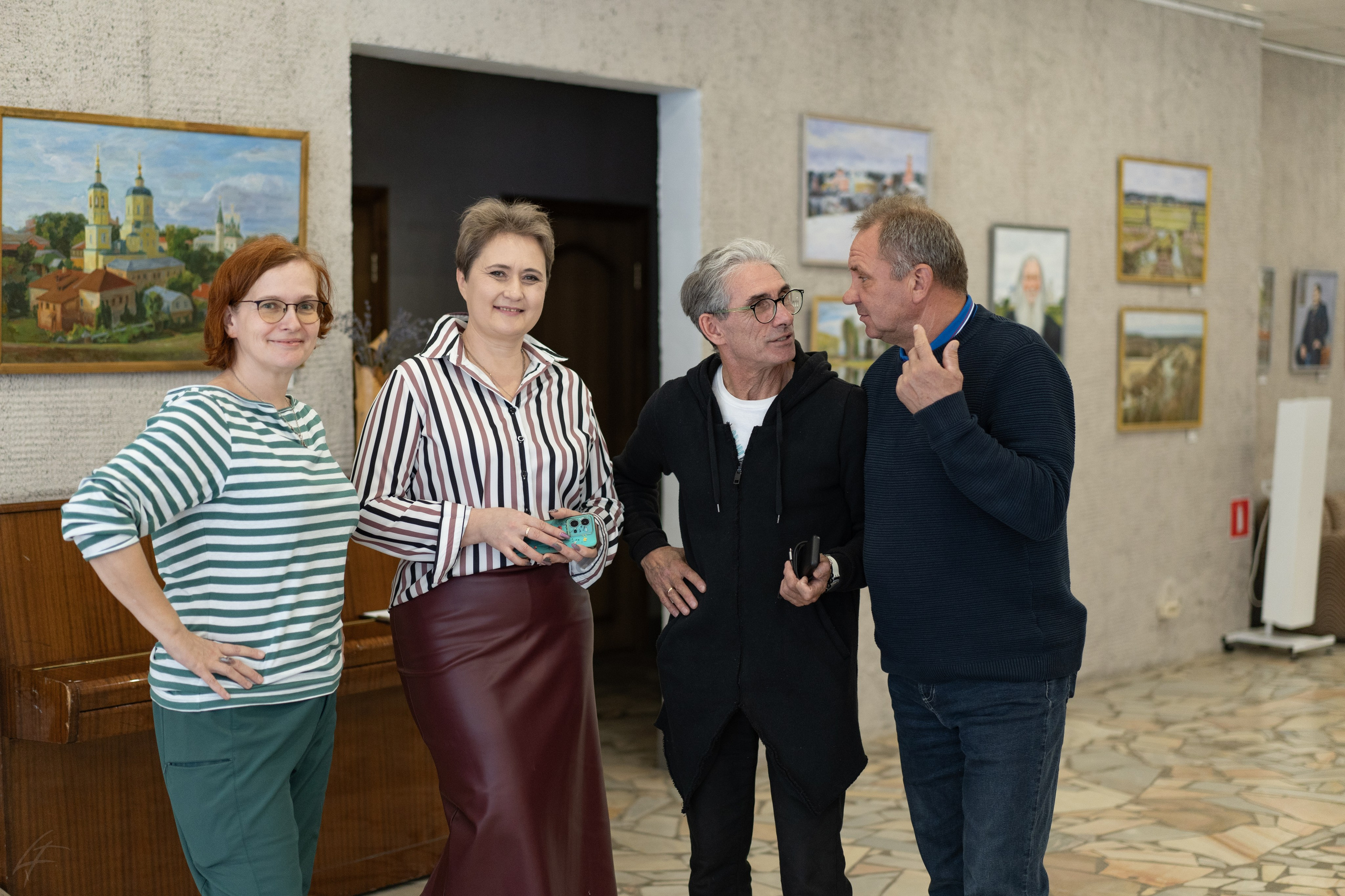 Открытие выставки Ильи Даньшина «Радость». Лиза Фирстова — самый добрый фотограф