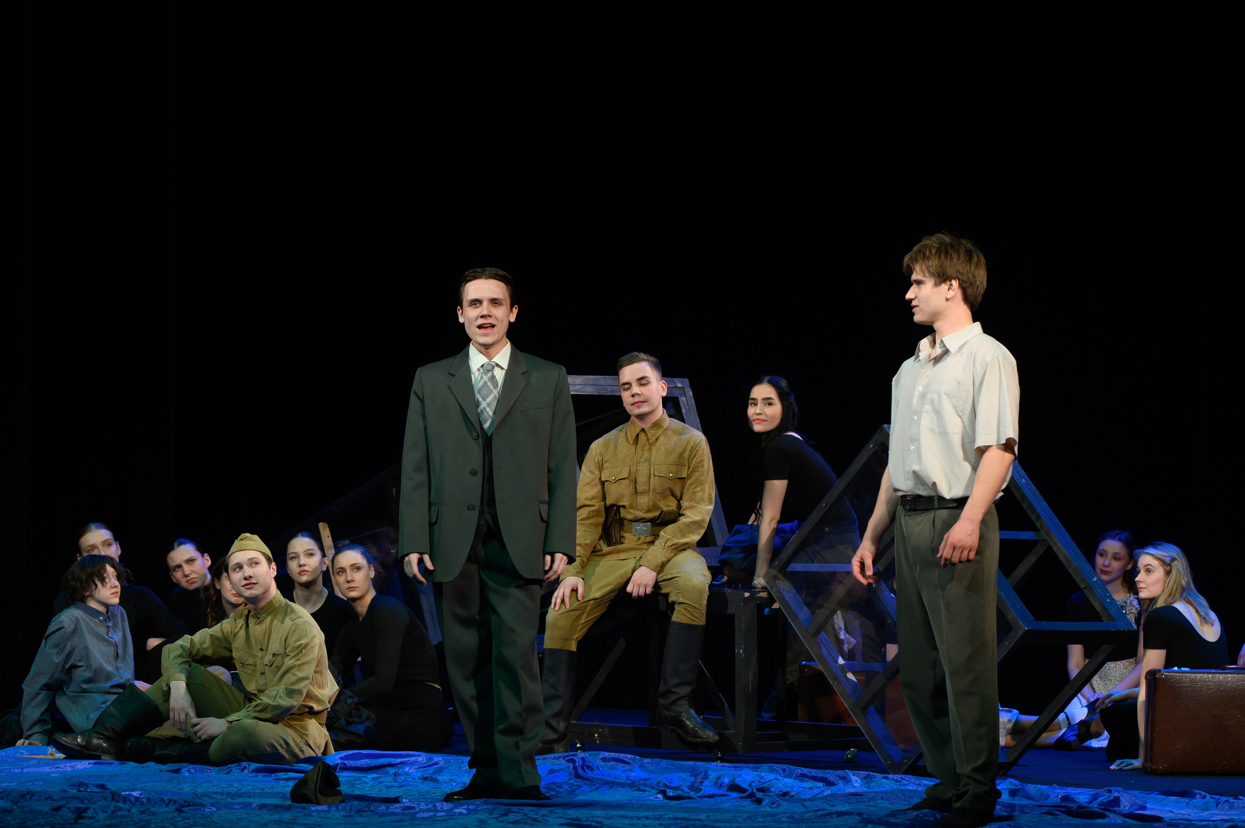 Молодая гвардия. Фотоуслуги, услуги фотографа, фотографирование важных событий