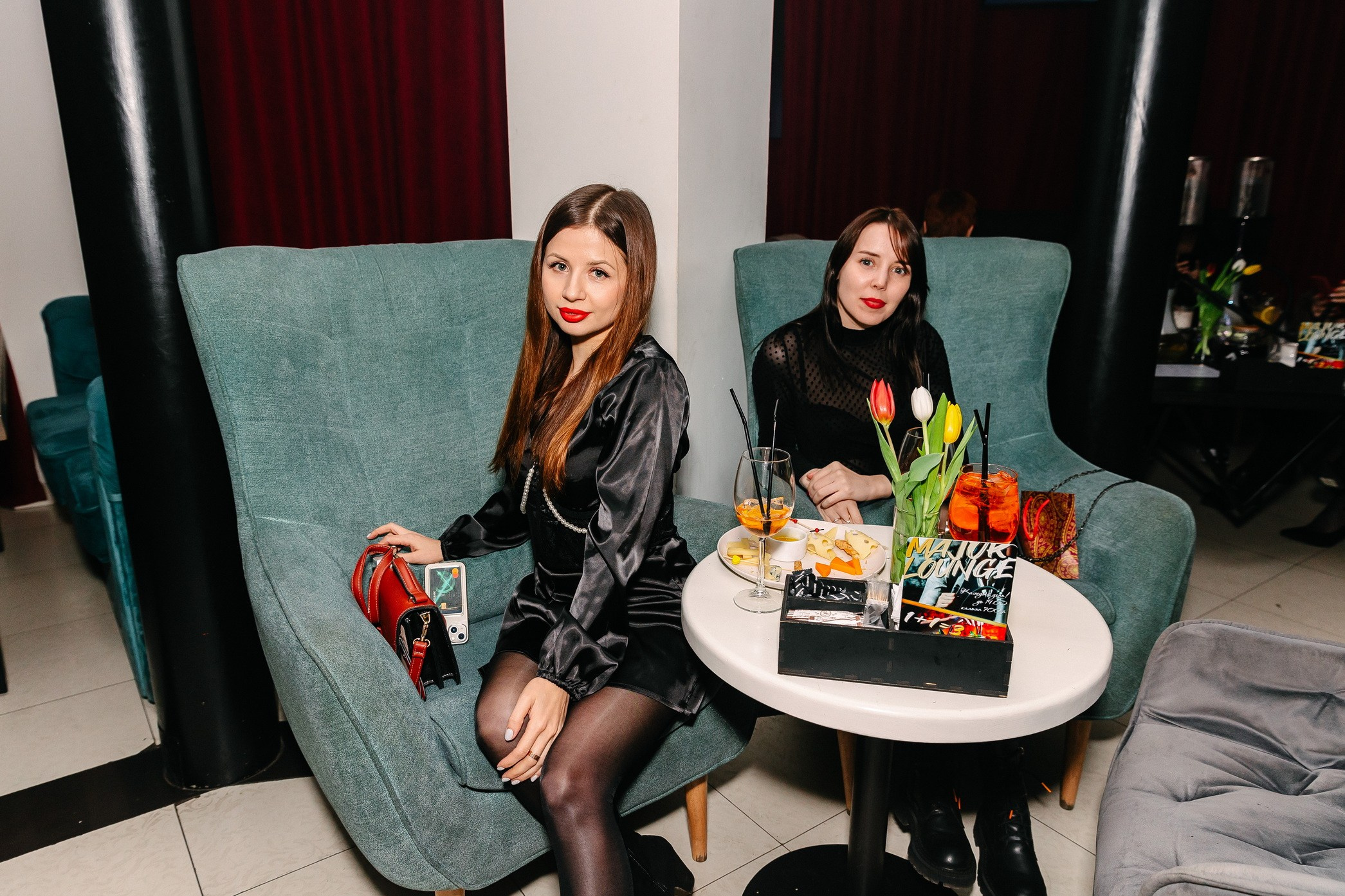 8 марта в лаунж-баре Major 2024. Свадебный, семейный и детский фотограф в Калининграде Елена Кравцова