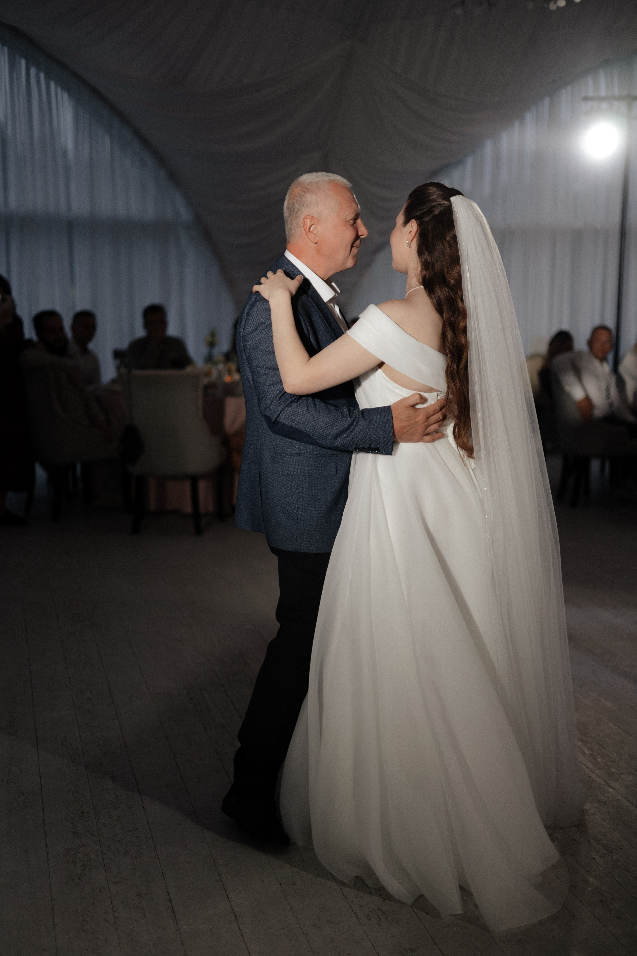 Аня и Саша. Свадьба в Юдино парк. Свадебный и портретный фотограф в Москве Анастасия Масюк