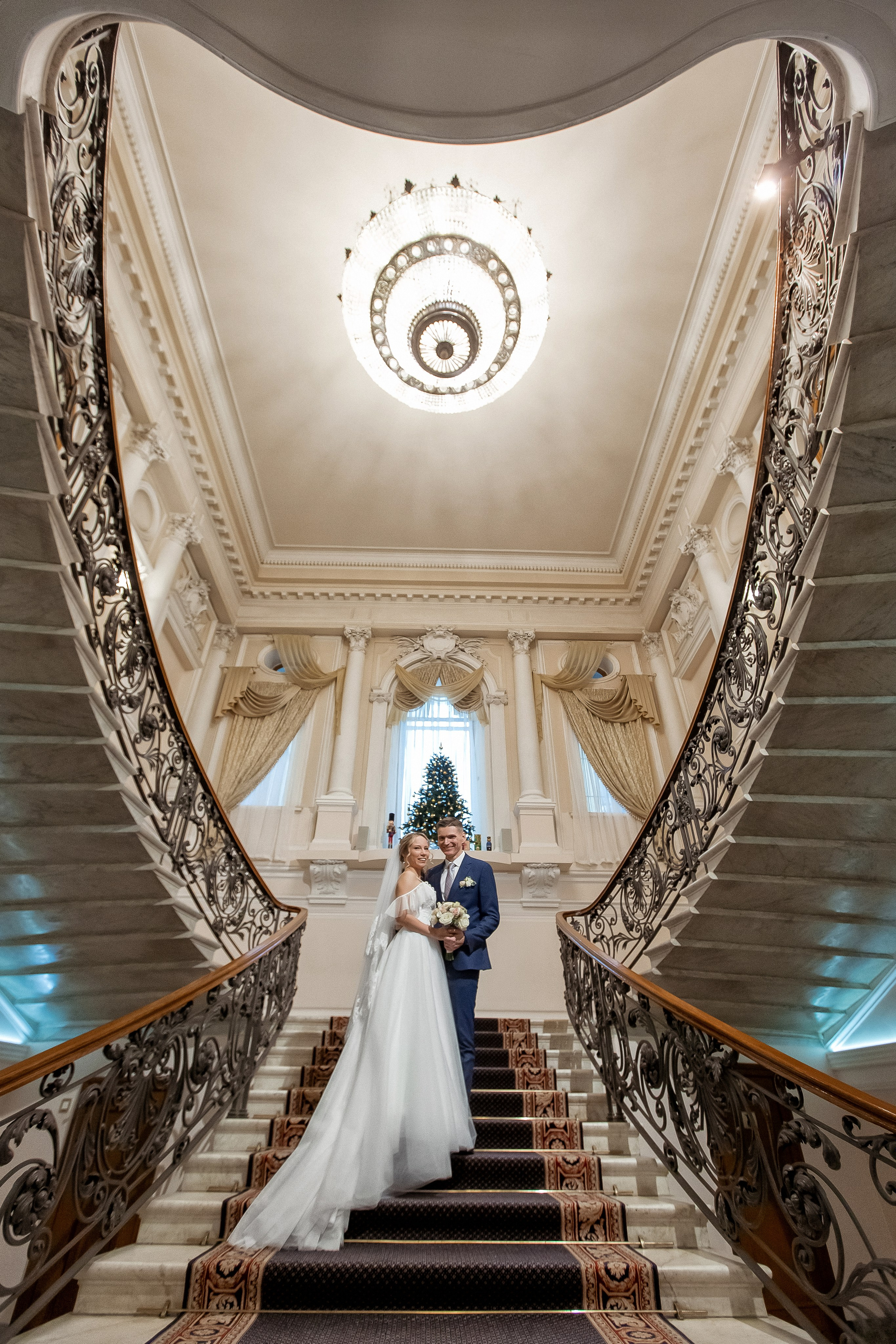 Свадебная фотосессия в Эрмитаже. Свадебный и семейный фотограф Алексей Аверин