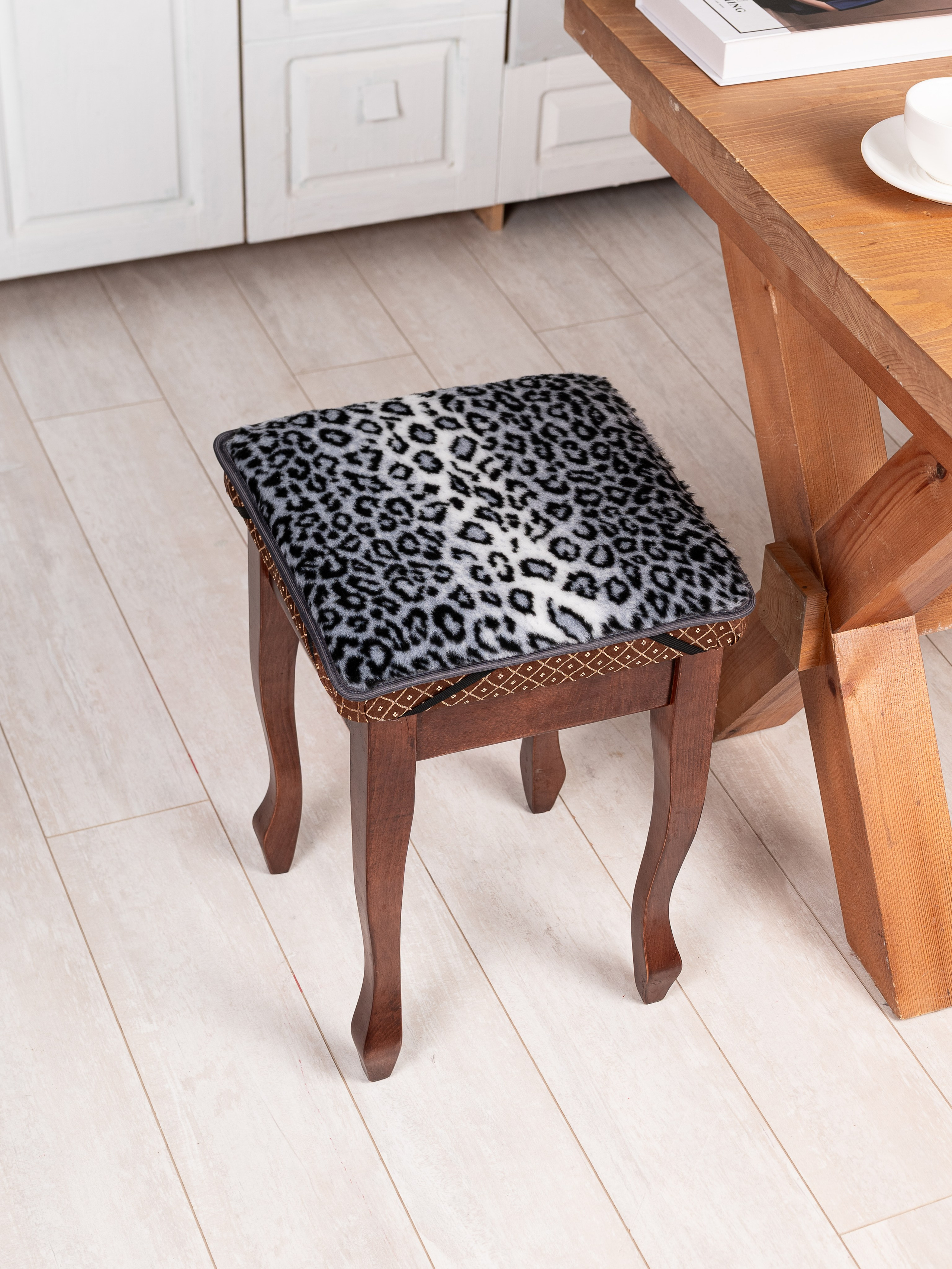 Накидки на стулья. Предметный фотограф, фото для маркетплейсов Пятигорск, КМВ