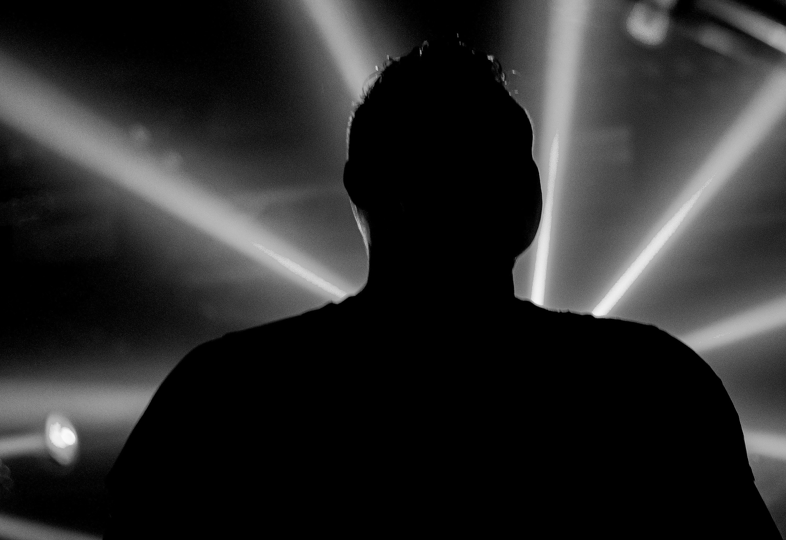 Александр Куликов (бэк-вокал, бас-гитара)