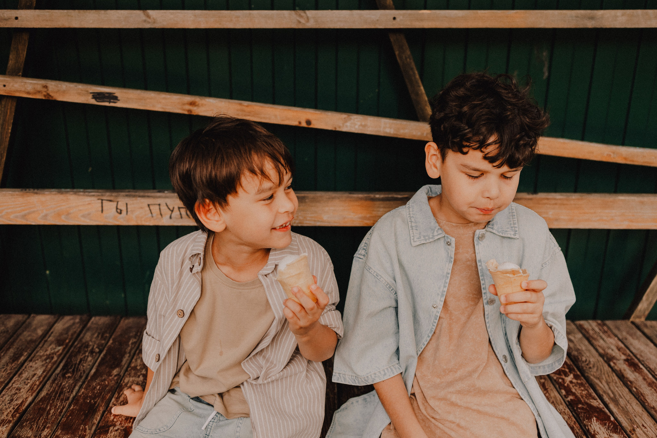 На лужайке. Семейный фотограф Москва