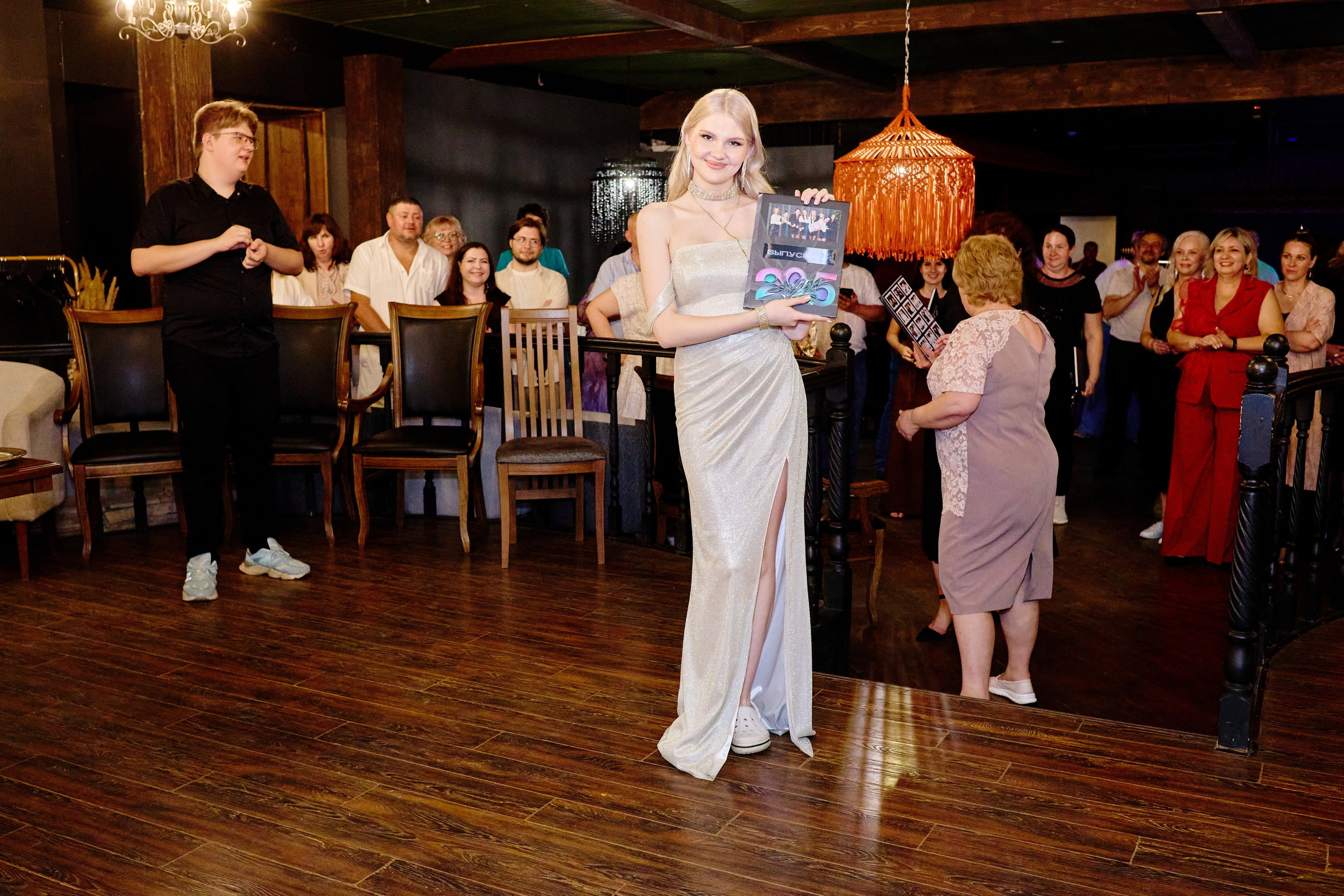 Выпускной 35 Сош. Фотограф Выпускные альбомы Таганрог Сергей Коробченко