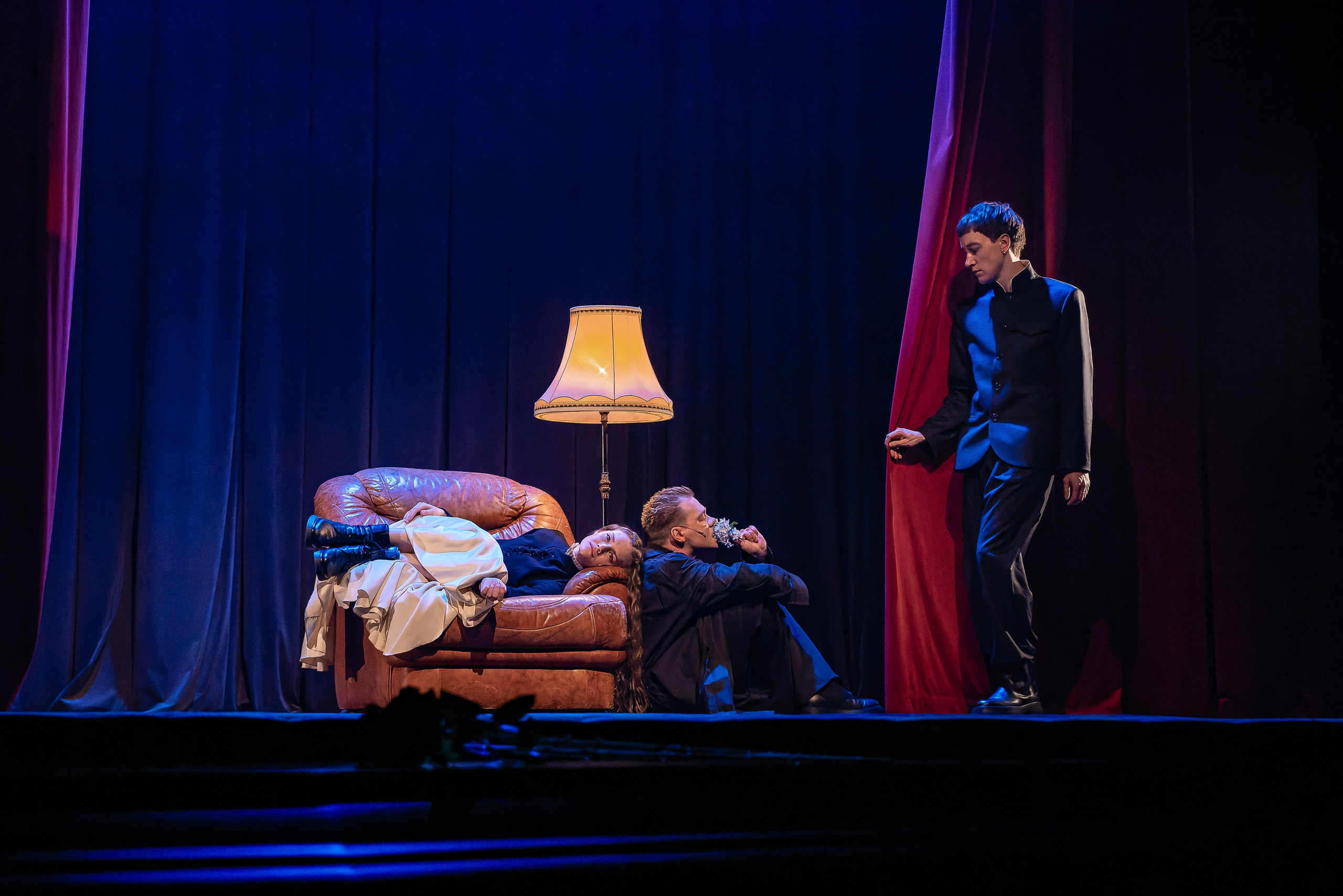 Гамлет, театр на Таганке, реж. Мурат Абукалтинов. Фотограф и режиссер Московко Екатерина