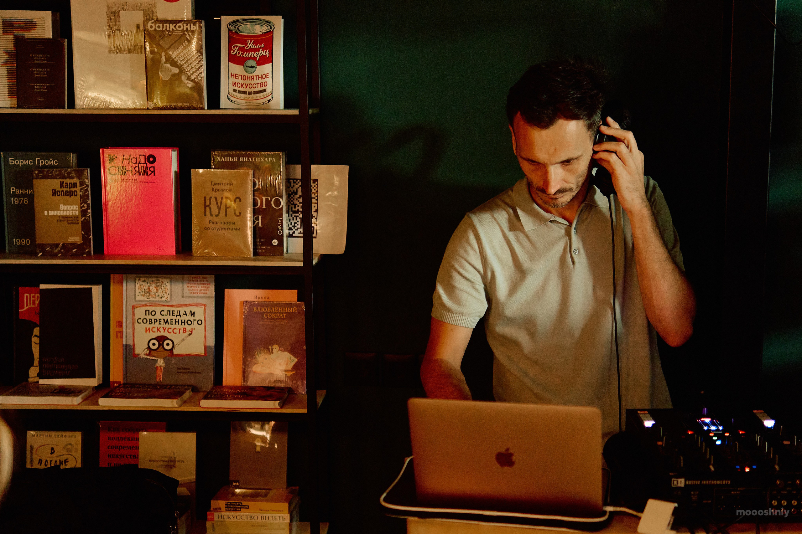 Barbarabar. See the moment and catche. commercial and reportage