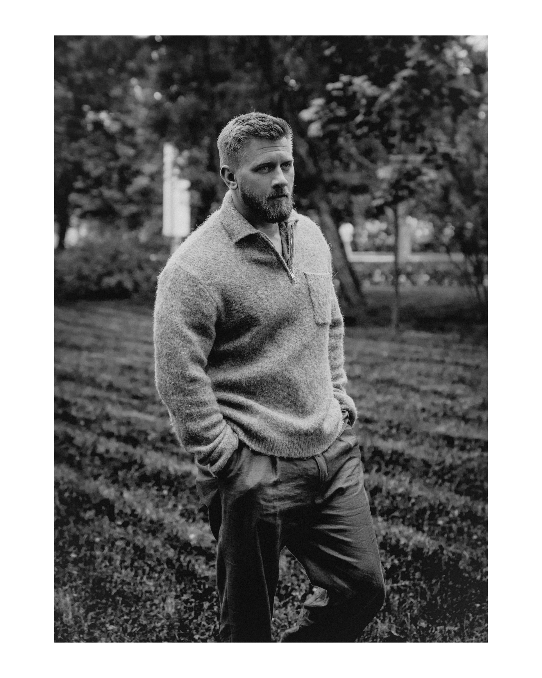 черно-белое фото мужчины