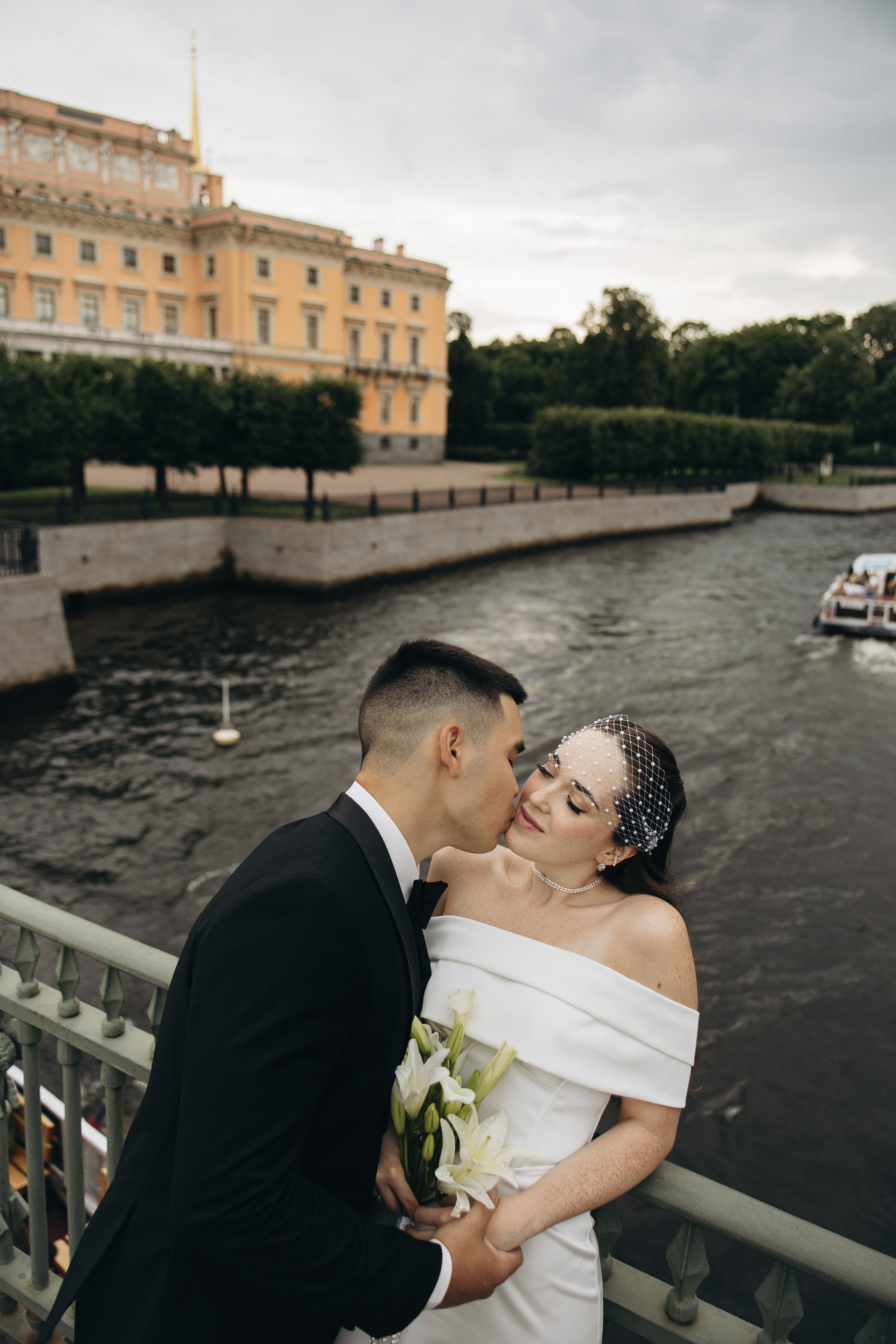Камилла и Равиль. Загс и прогулка. Свадебный фотограф в Санкт-Петербурге Лана Денисова