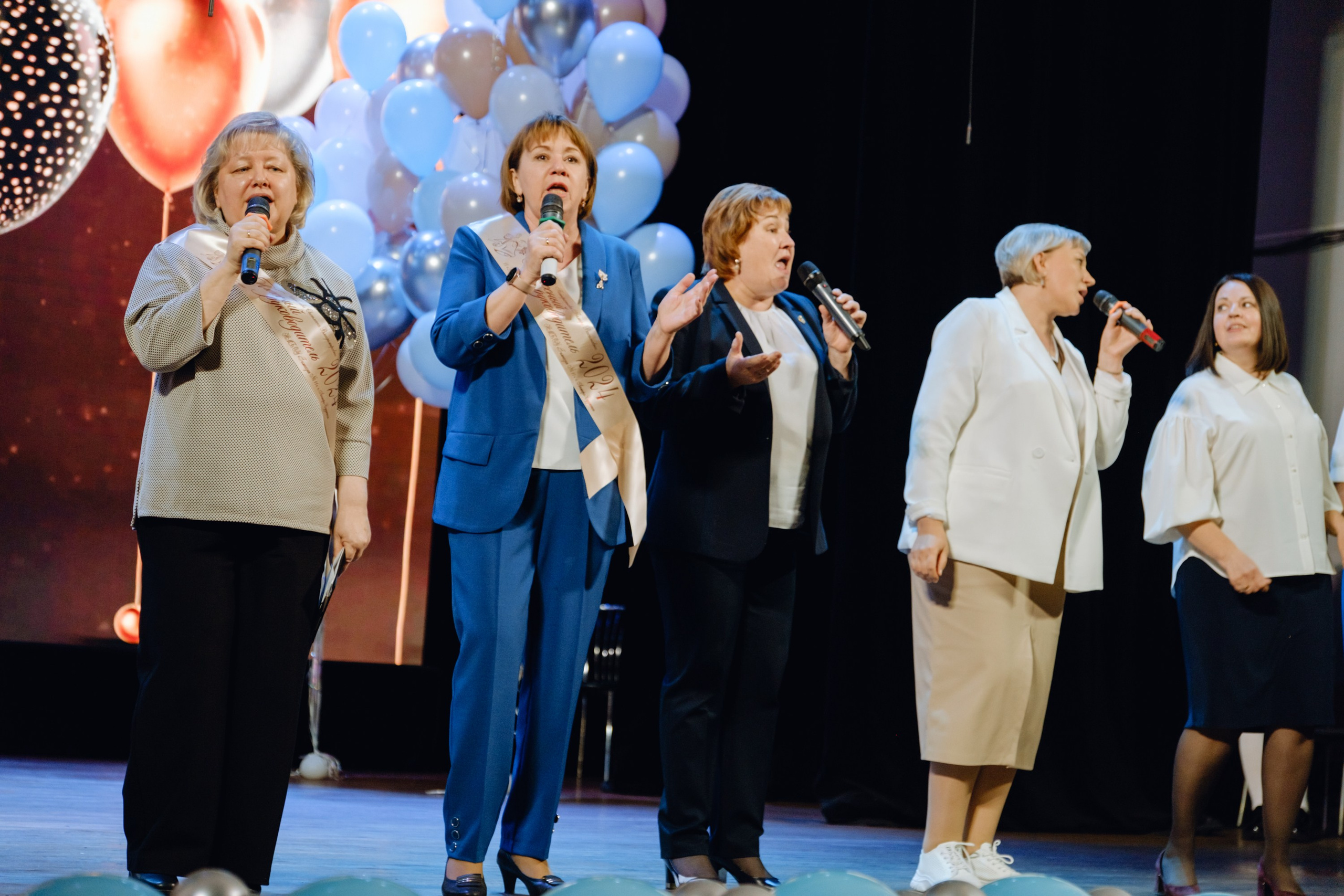 Последний звонок 11 класс. Фотограф Софья Володкина