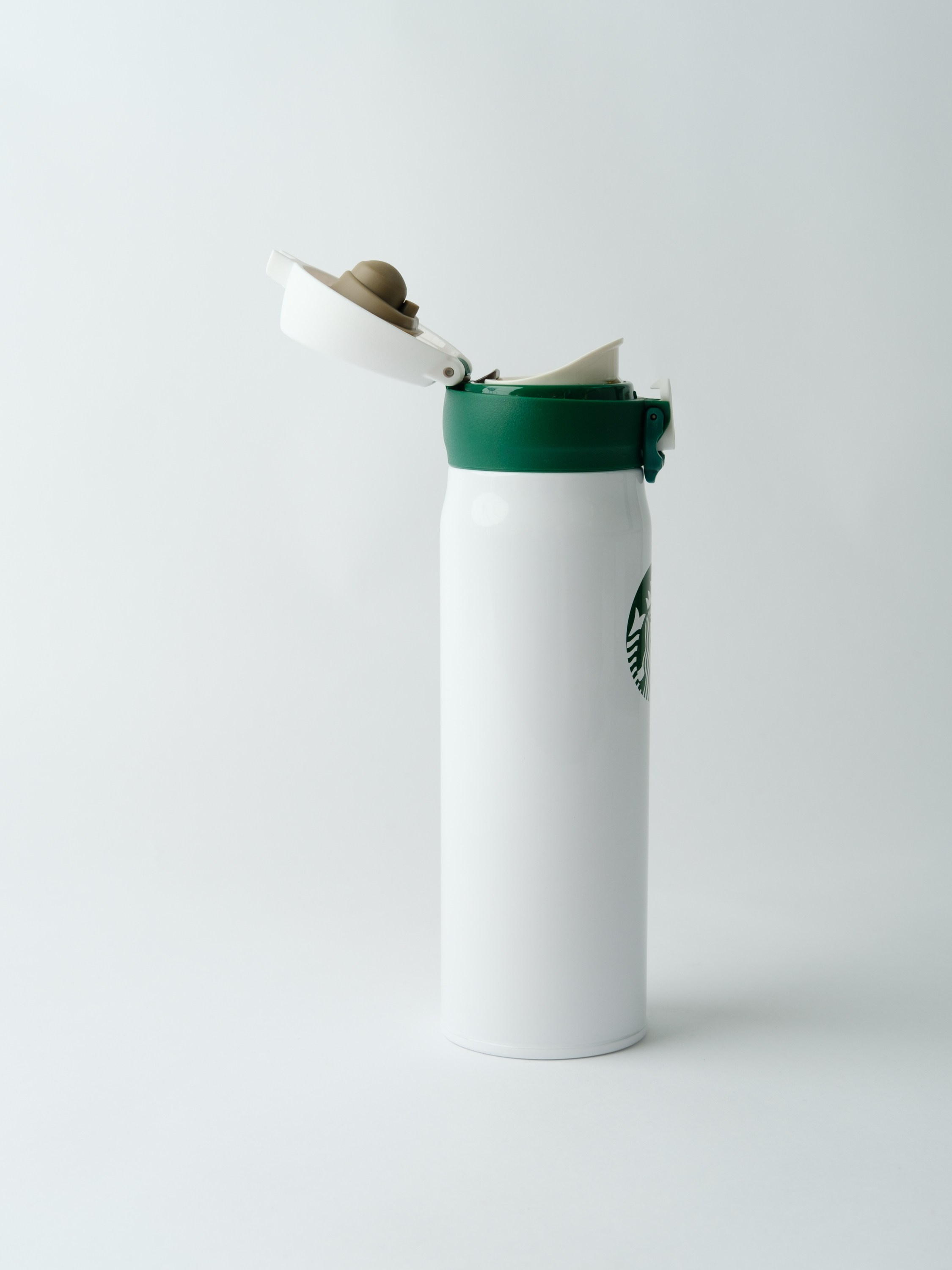 Термокружки. Фотограф Софья Володкина