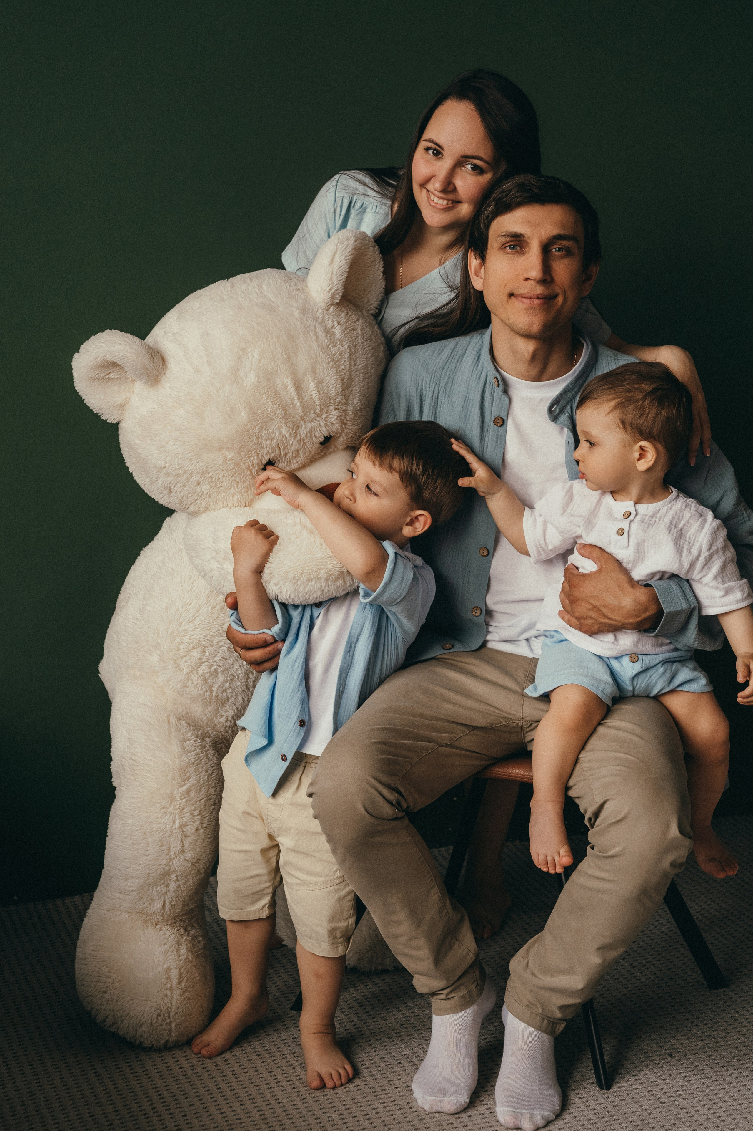 Дима, Настя, Макар и Серофим. Семейный фотограф • Домашние съемки в Нижнем Новгороде