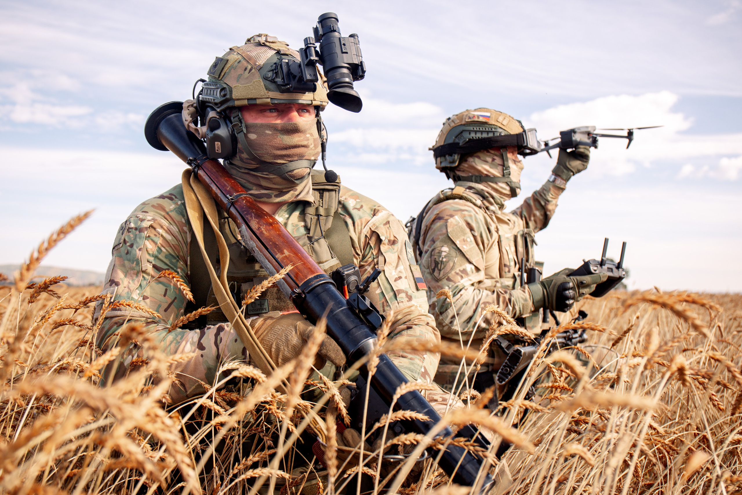 Поле. Для тех, кто не ждёт удачи, а создаёт её. Каждая фотосессия — это твой момент, твой стиль, твой успех. 📸