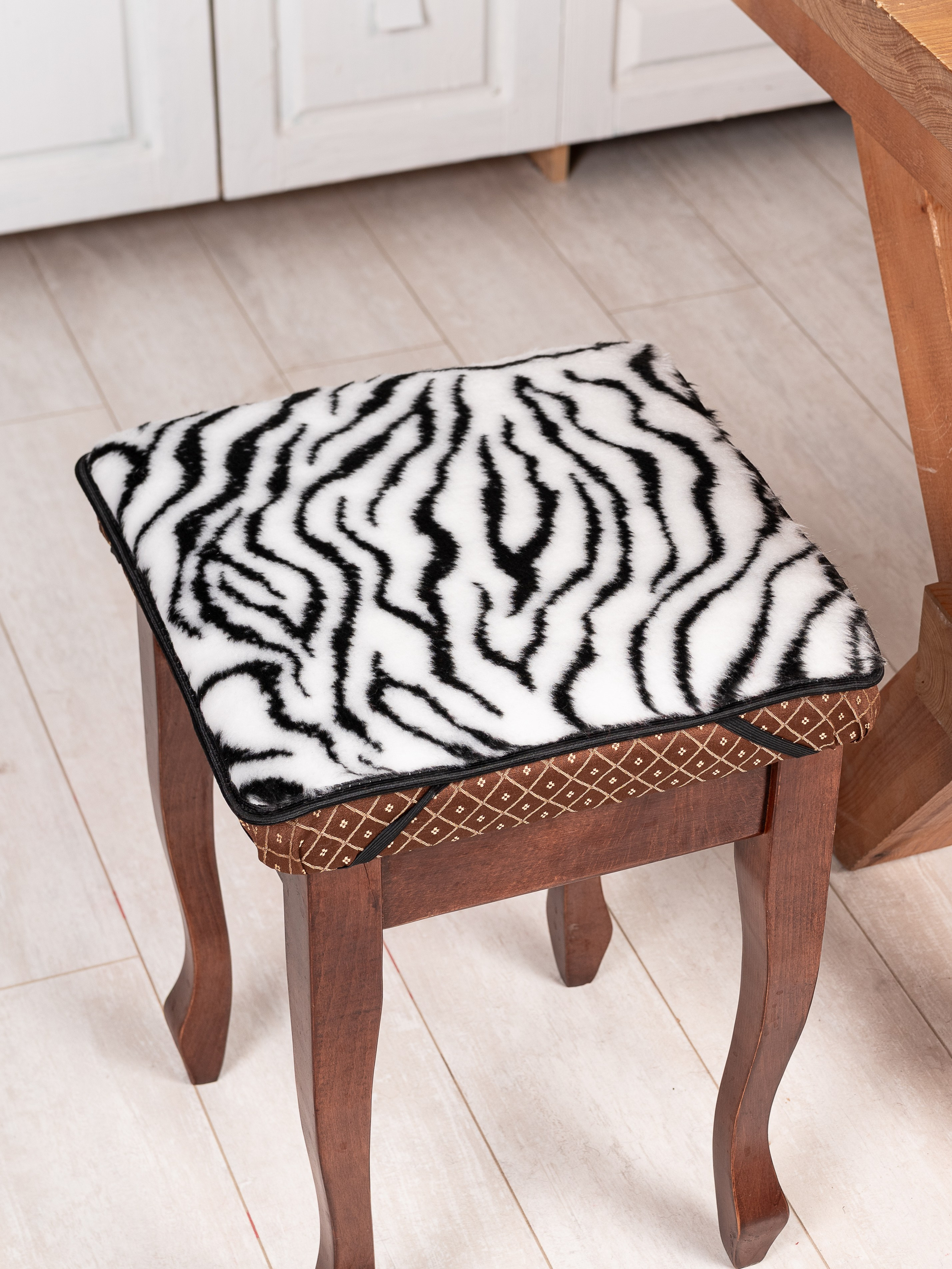 Накидки на стулья. Предметный фотограф, фото для маркетплейсов Пятигорск, КМВ