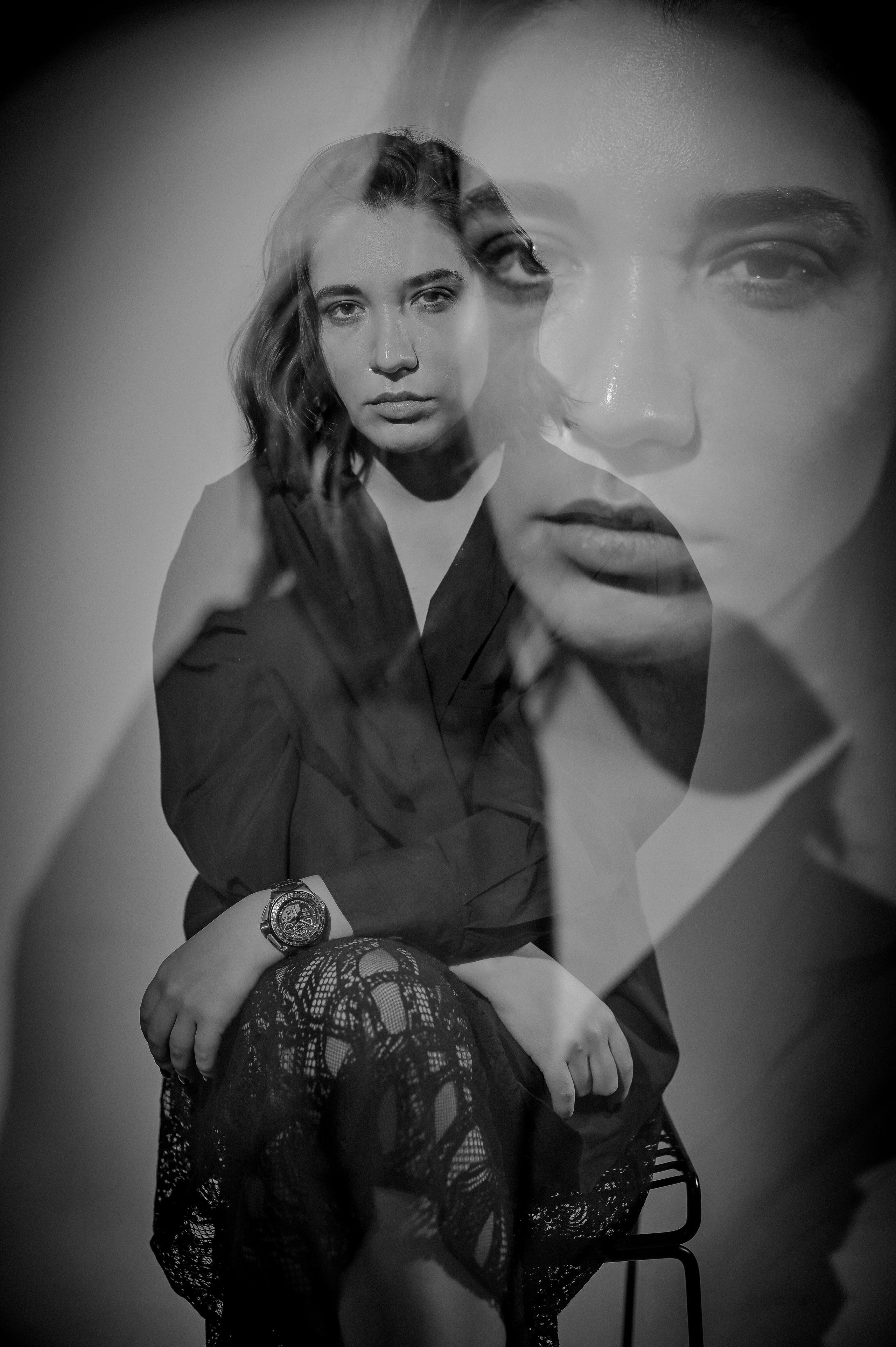 черно-белое фото, женский портрет, драматический портрет, студийная фотосессия