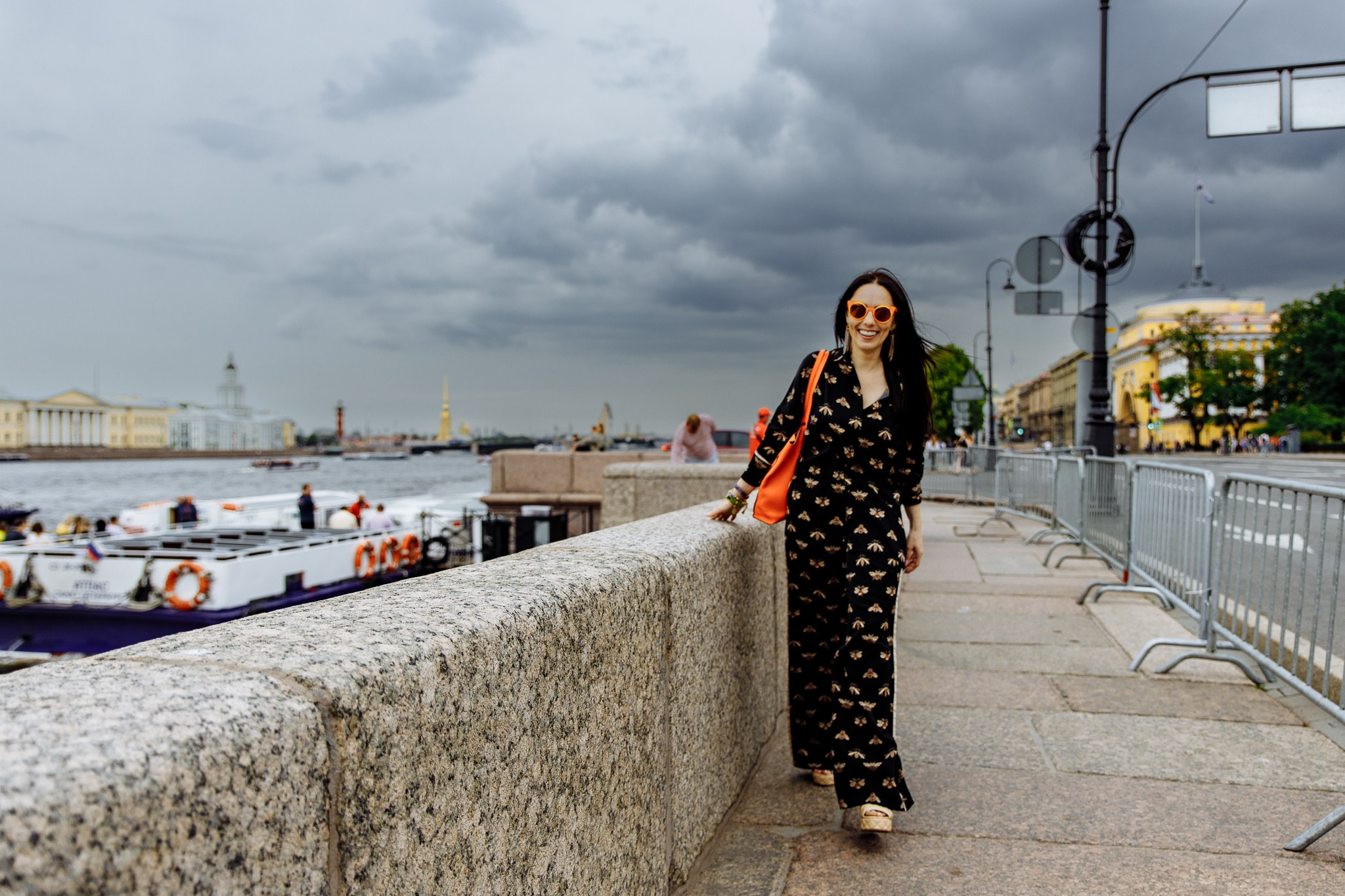 Вдохновение у реки: Персональная съемка дизайнера в Петербурге. Семейный и свадебный фотограф Ростове-на-Дону