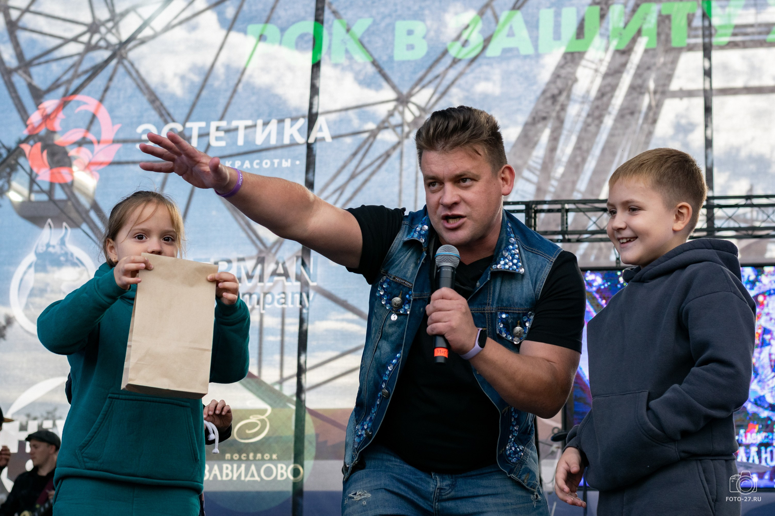 Антон Курдюмов фотограф в Хабаровске Рина Курдюмова фото27 foto27 Антон Дорофеев репортажный репортаж документалист Тони и Рина фотосоздатели Международный фестиваль Рок в защиту животных Хабаровск