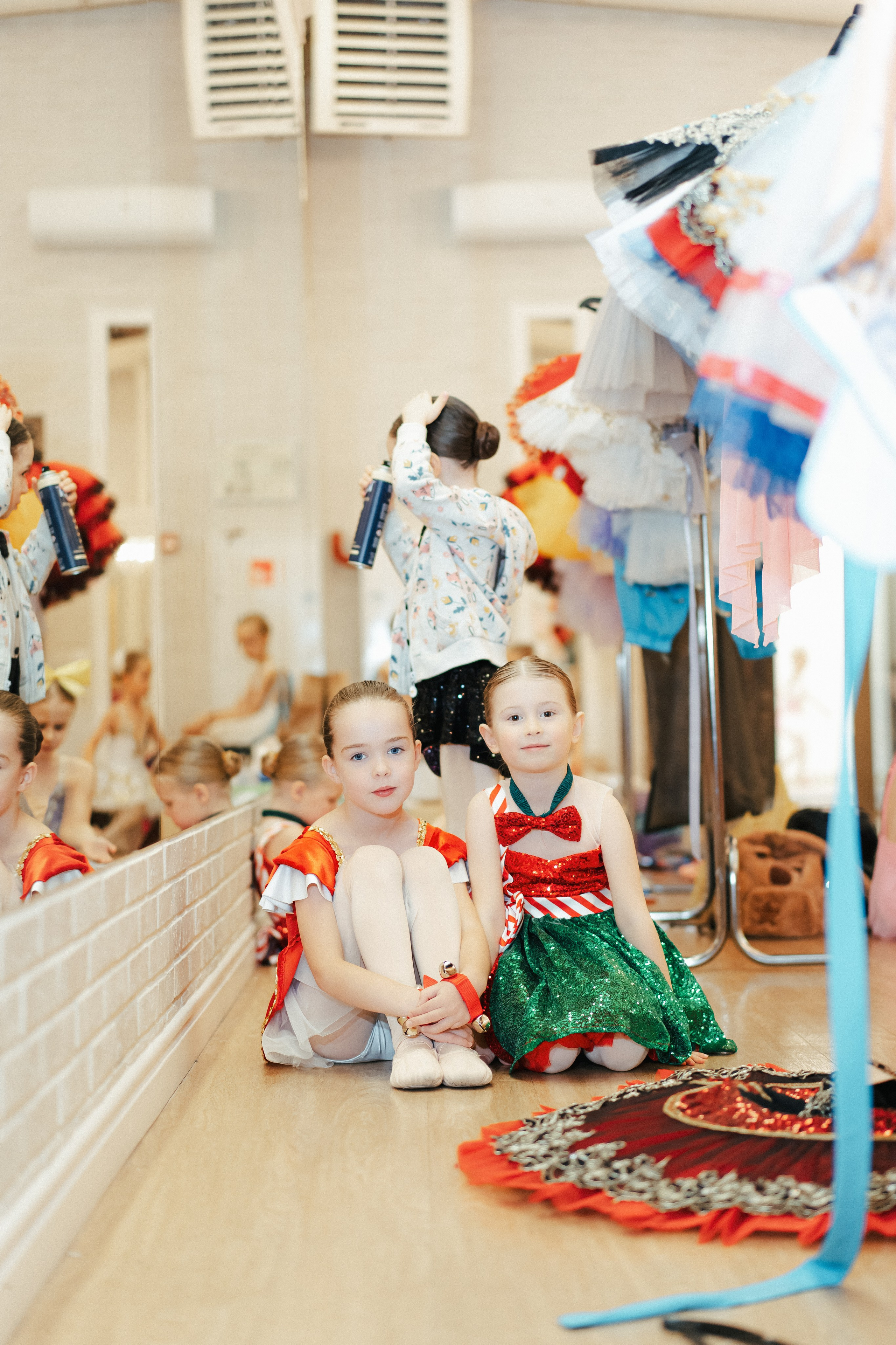 БАЛЕТ С ДВУХ ЛЕТ / 22.12.24 новогоднее выступление деток. Репортажный фотограф в Санкт-Петербурге Никита Лу