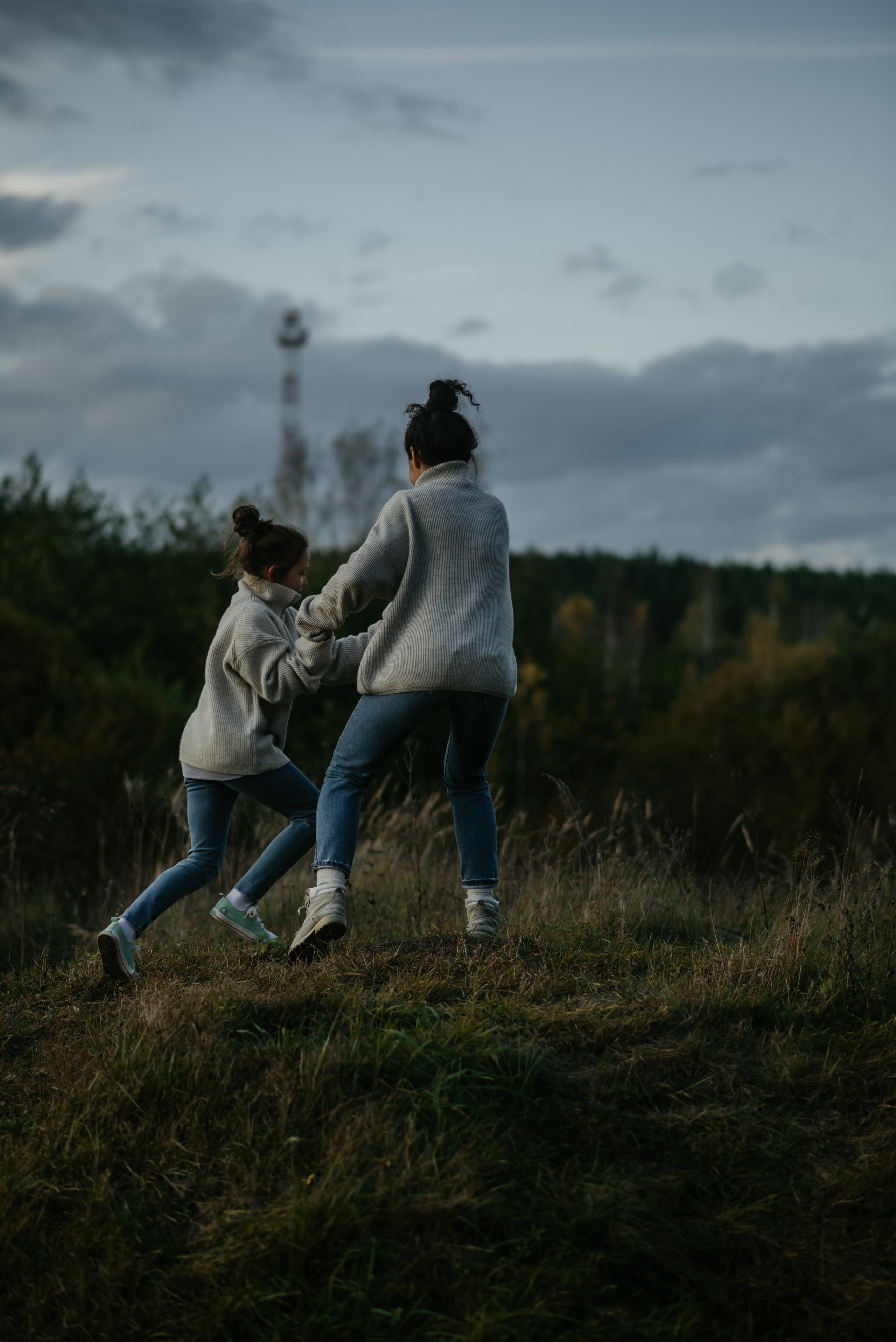 Лиля и Глаша. Свадебный, семейный и портретный фотограф в Суворове Анастасия Седыкин