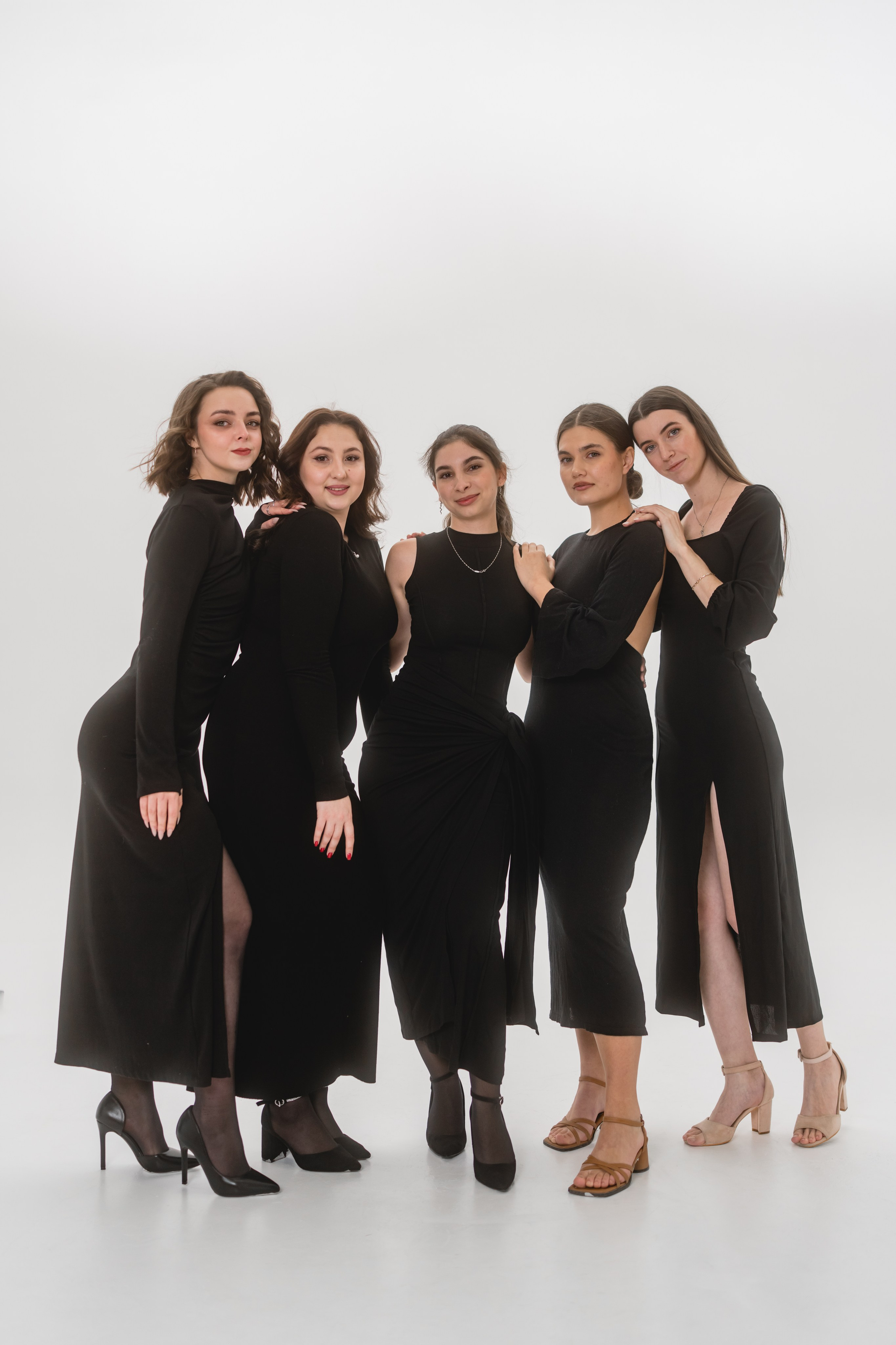 Студийная групповая фотосессия. Свадебный и индивидуальный фотограф Аля Мамакова