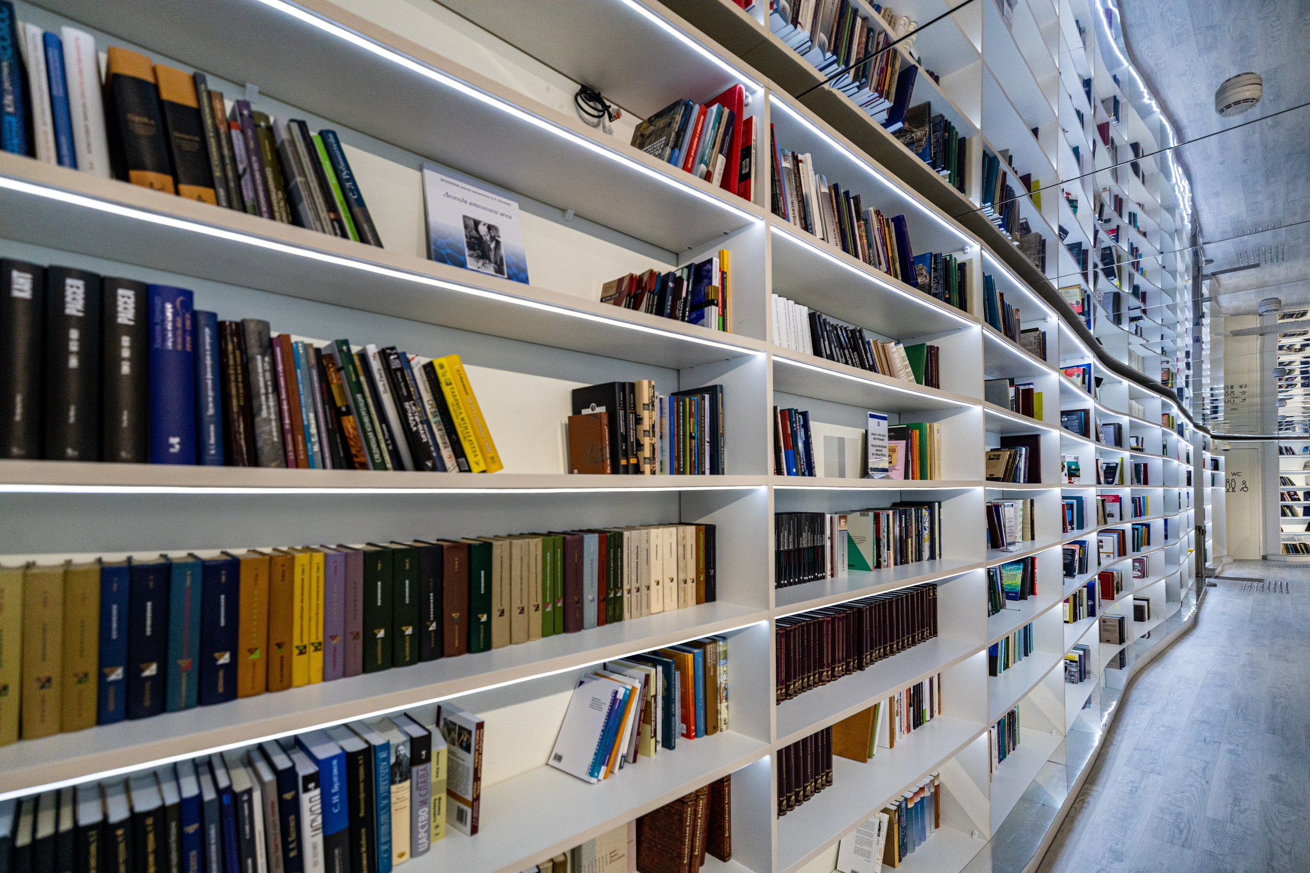 Выставка в павильоне АТОМ. Фотографирую жизнь! Московский фотограф волонтер