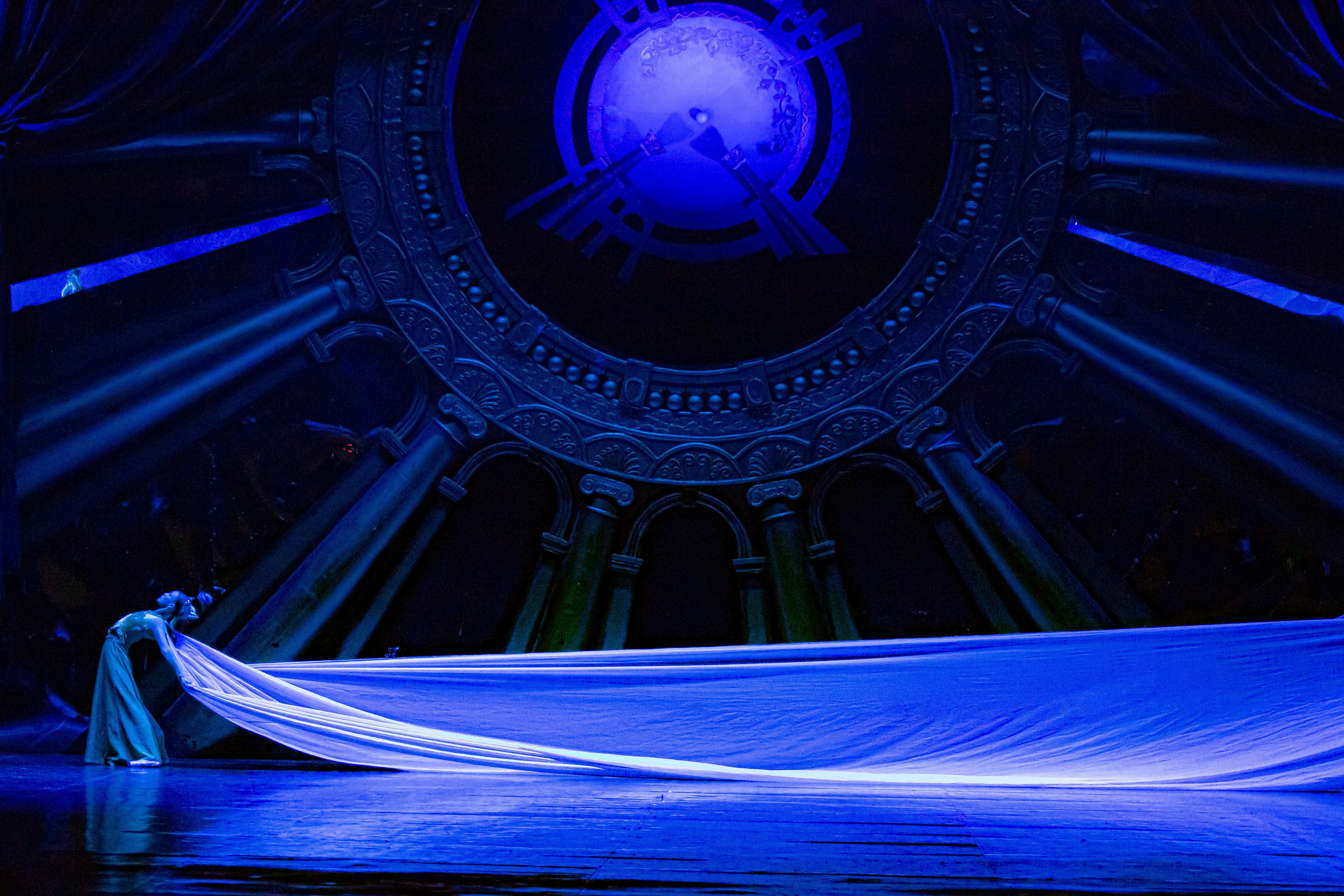 Русский Гамлет спектакль премьера Марийского театра оперы и балета в Зимнем театре г. Сочи. Фотограф в Сочи Юрий Шептаев