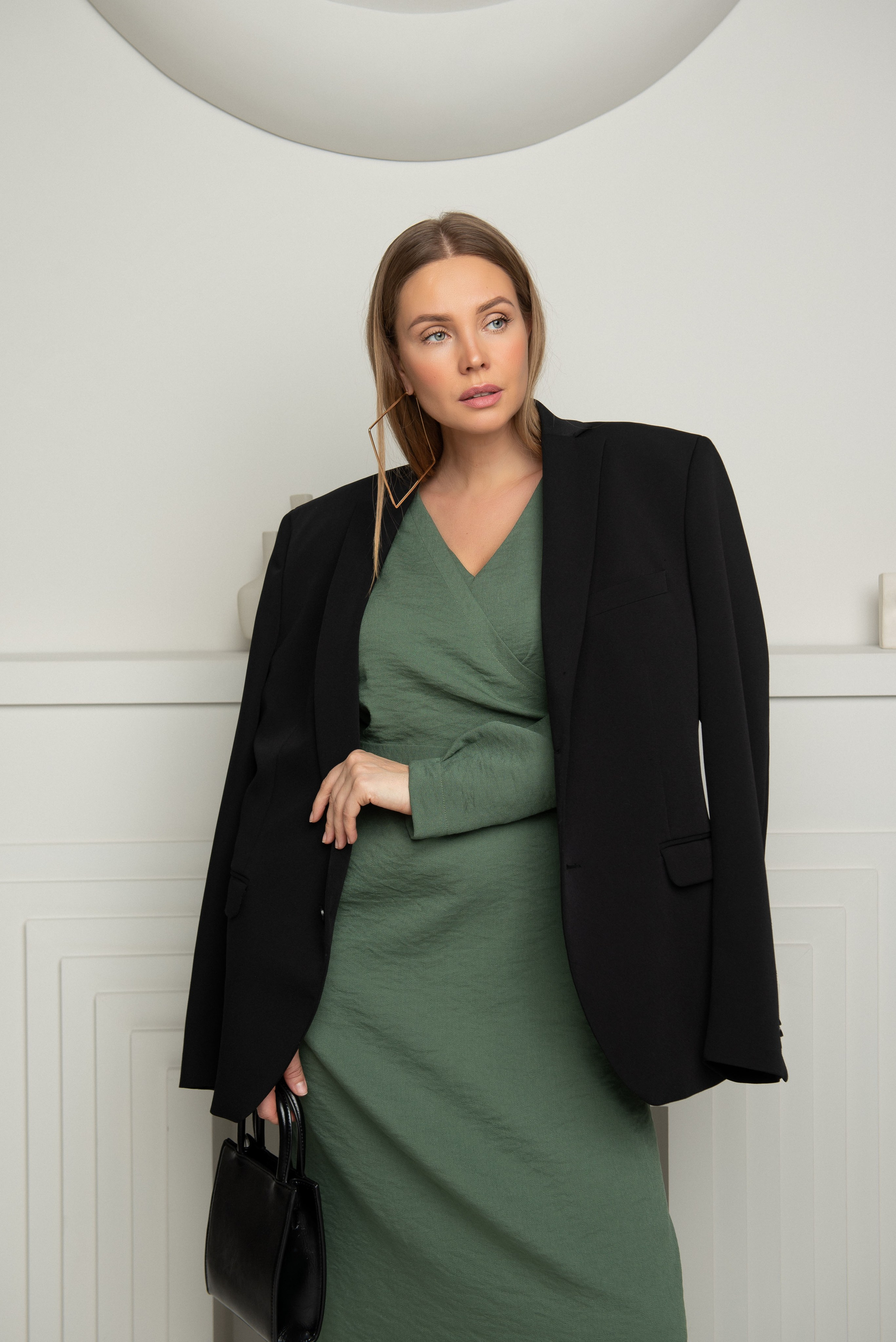 ЛИЗА +SIZE. Продающий контент для маркетплейсов и e-commerce «под ключ»